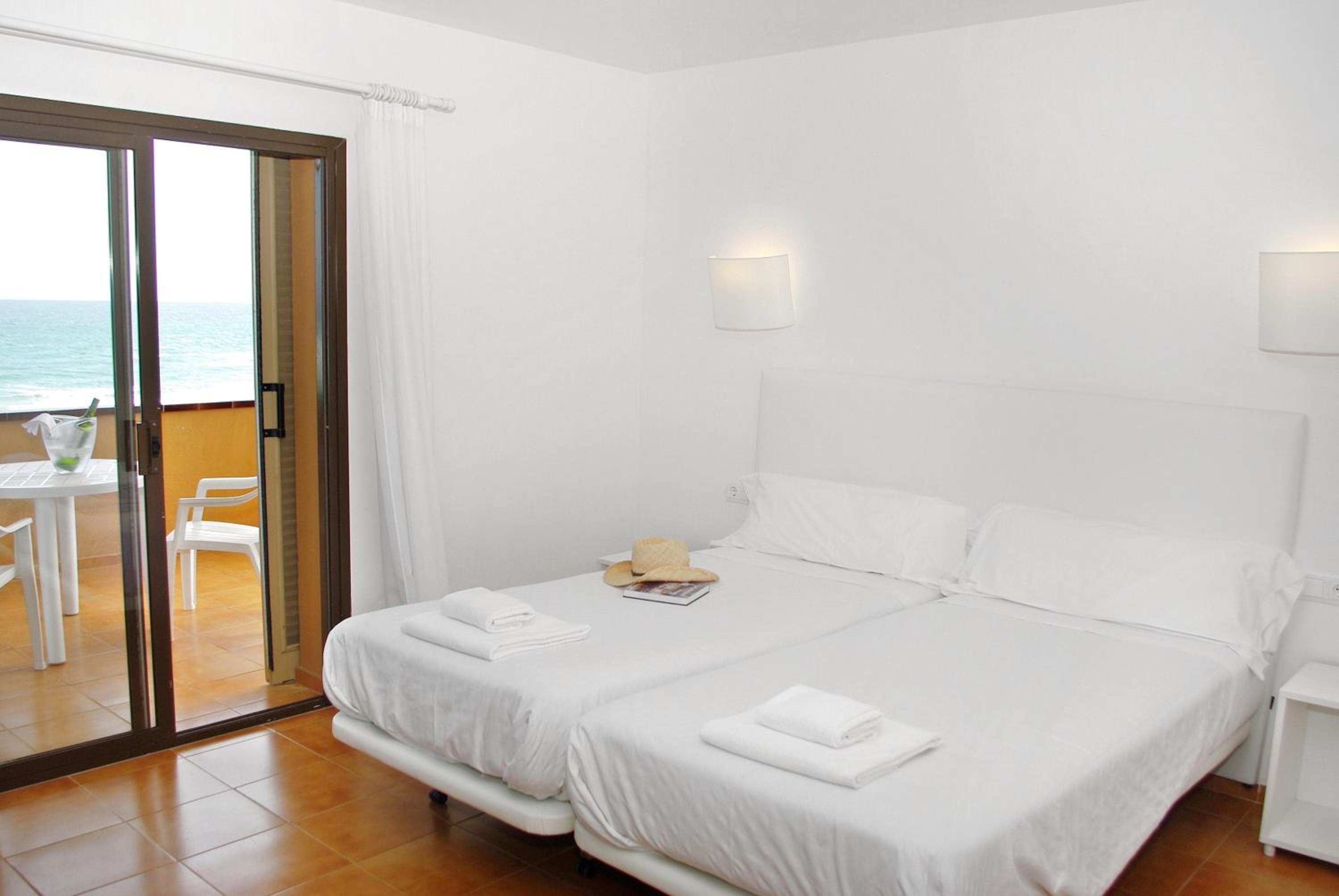Apartamento de tres habitaciones con vista al mar
