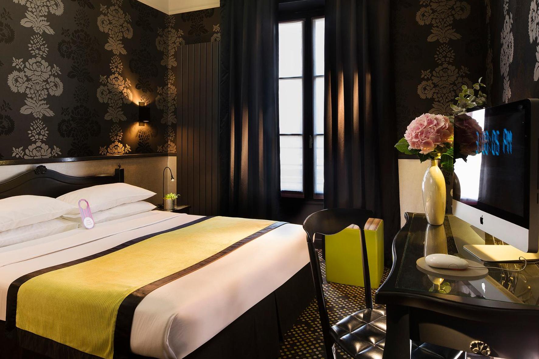 Deluxe Room with Twin Beds or Double Bed photo 2