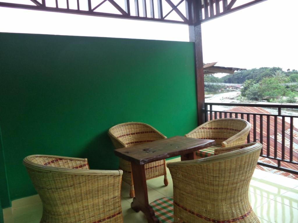 Double Room with Patio - Photo 12