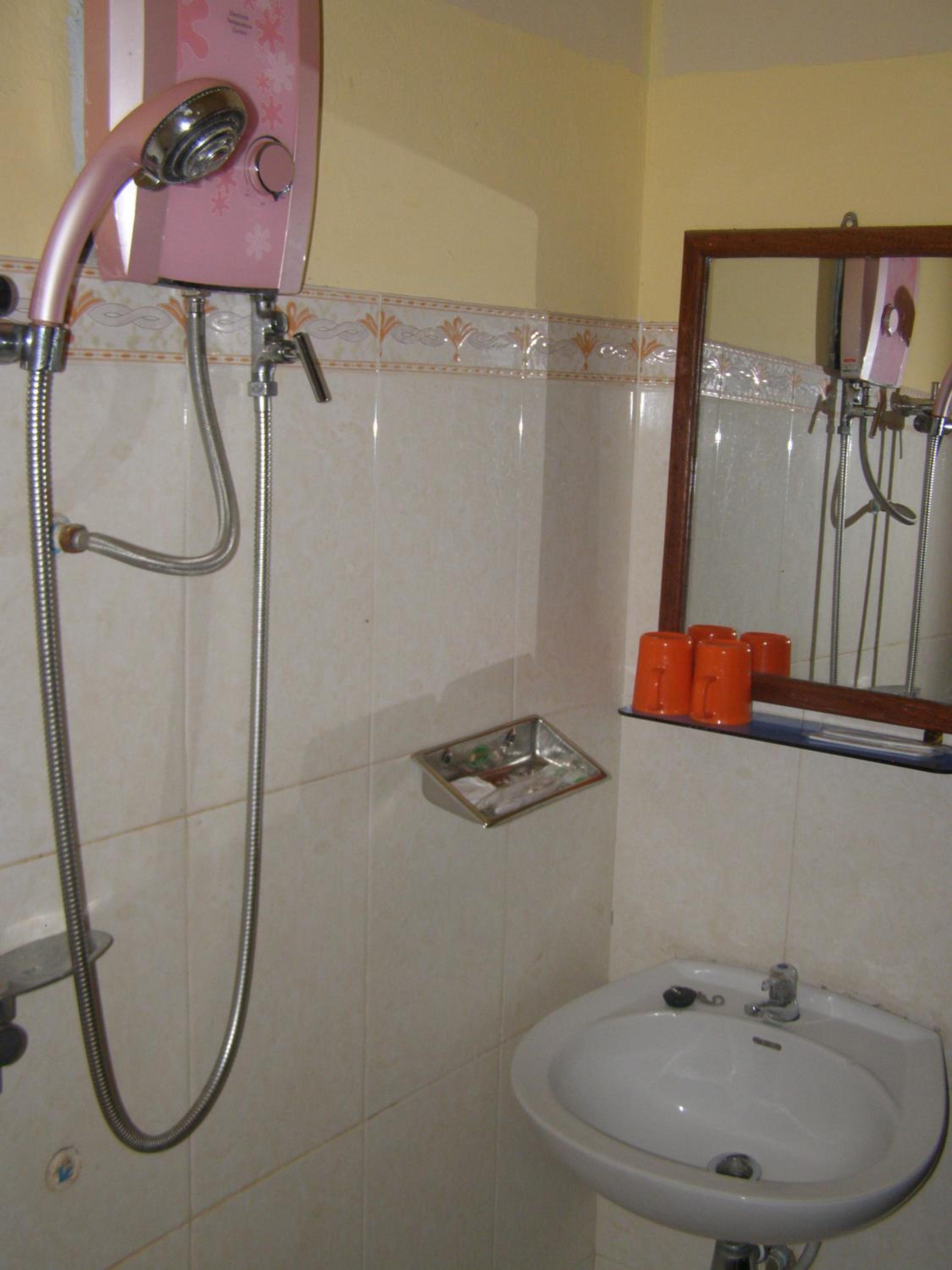 Double Room - Photo 7