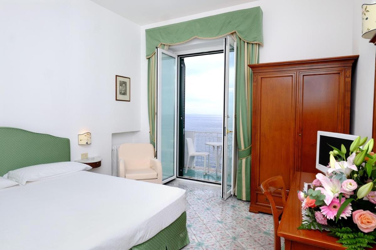 Standard Double Room with Sea View - Photo 2