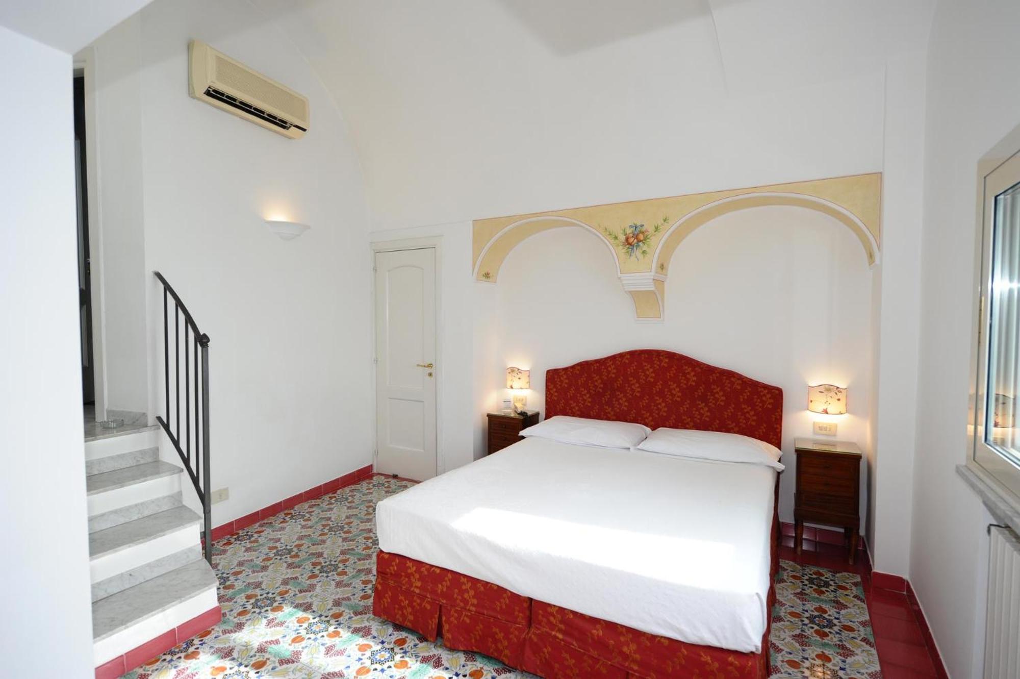Superior Double Room with Sea View - Photo 4