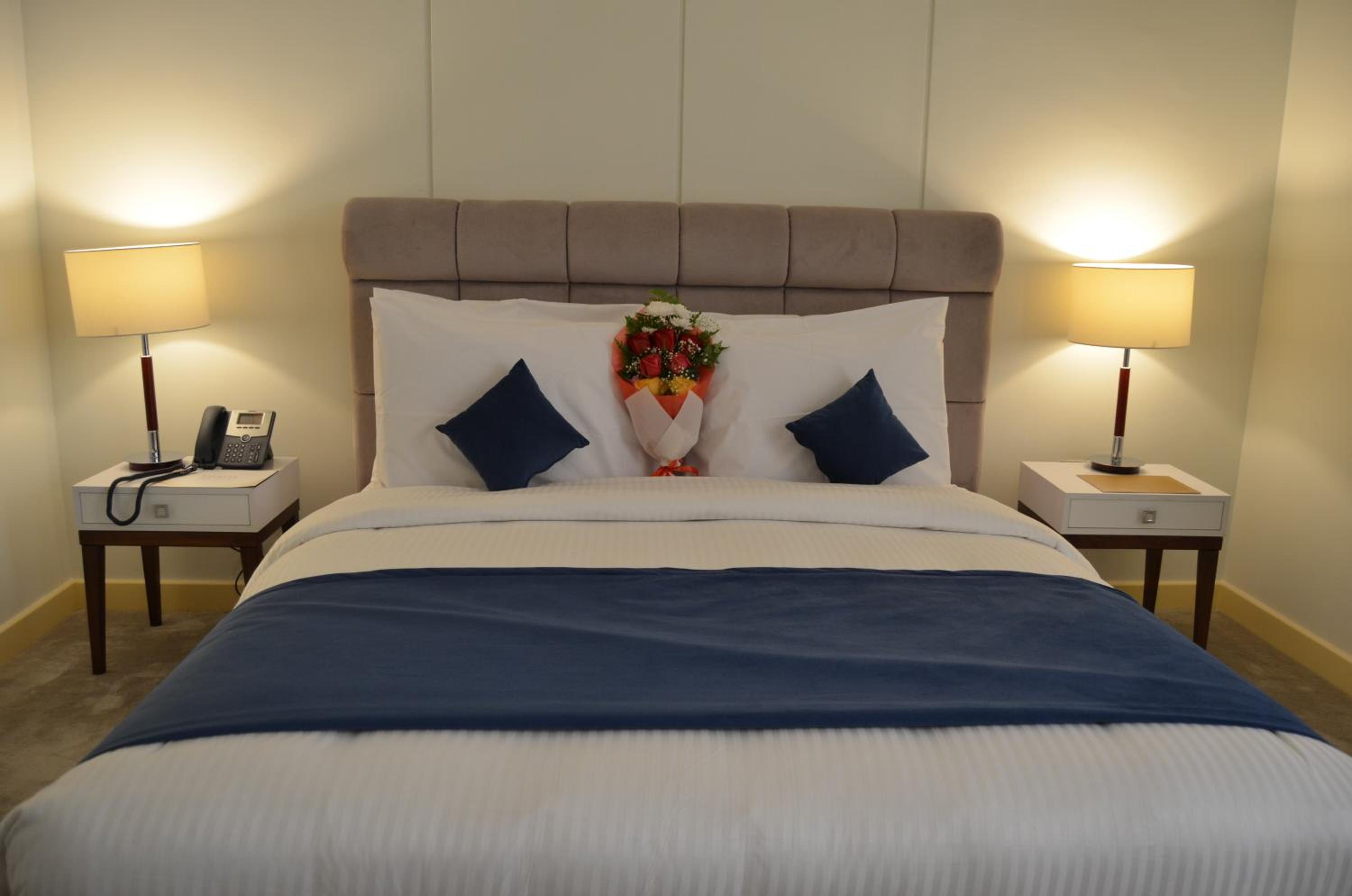 One-Bedroom Chalet with Private Beach photo 3