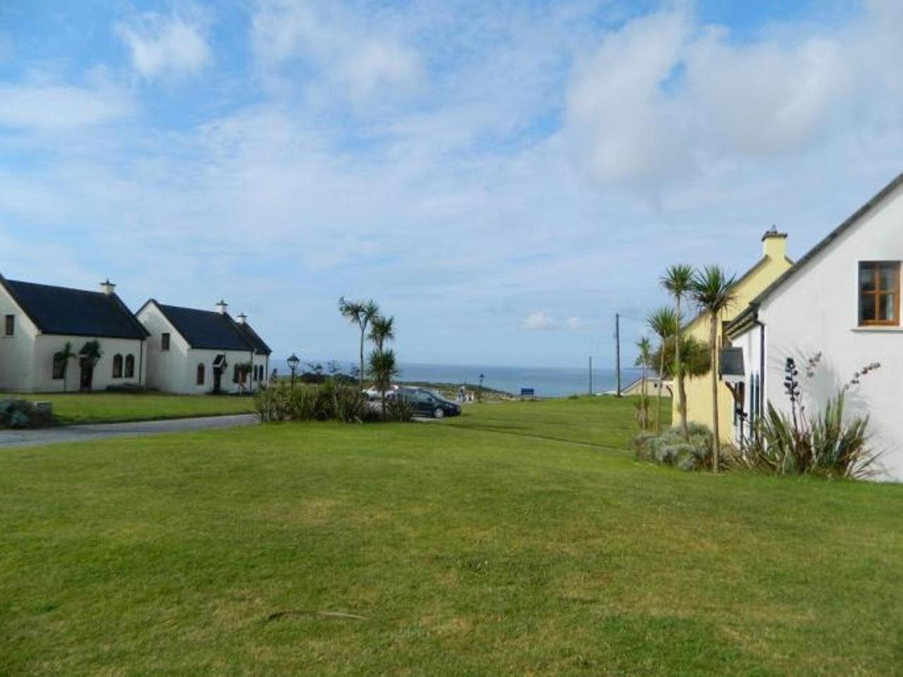 Four-Bedroom Vacation Home photo 2