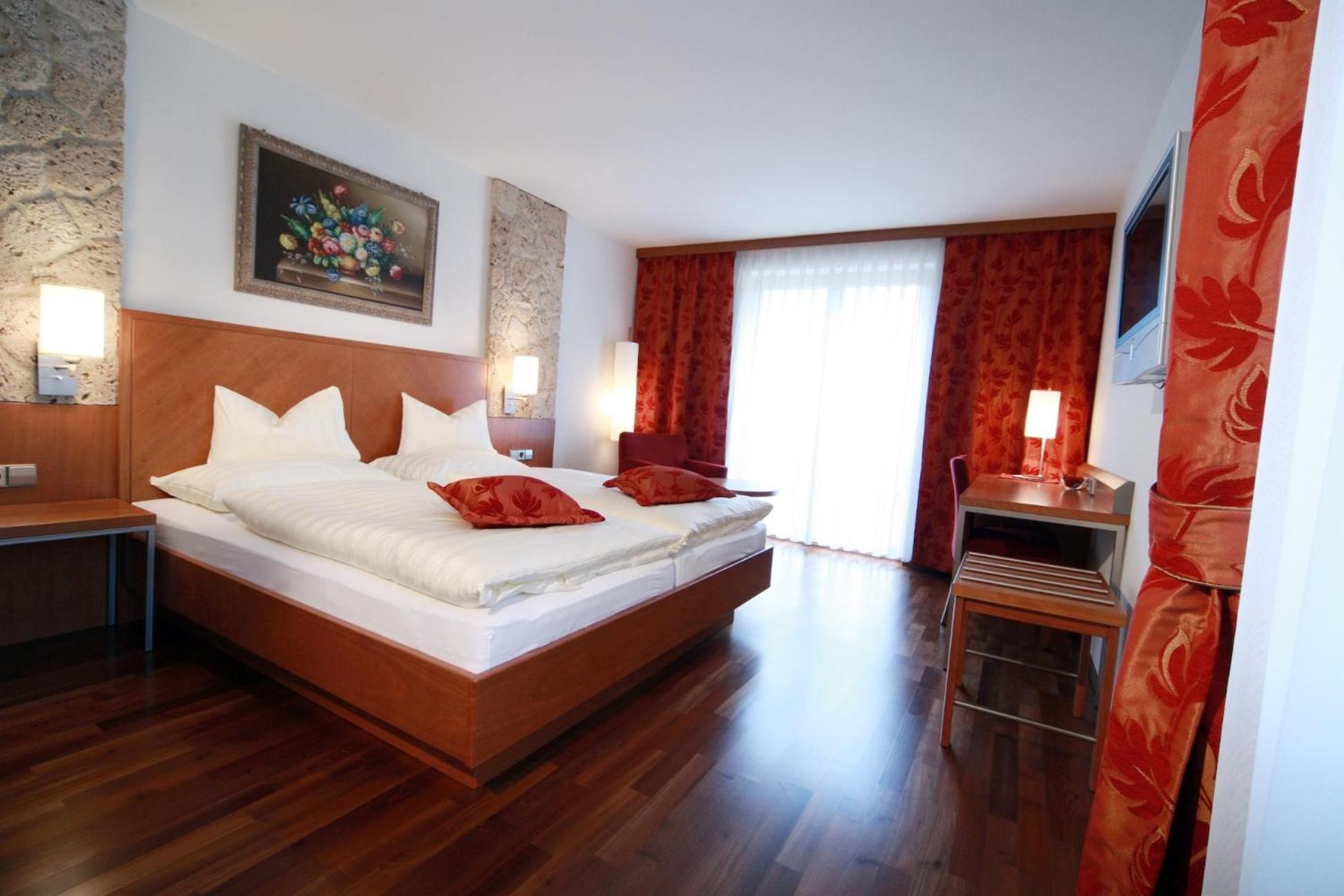 Double Room - Photo 14