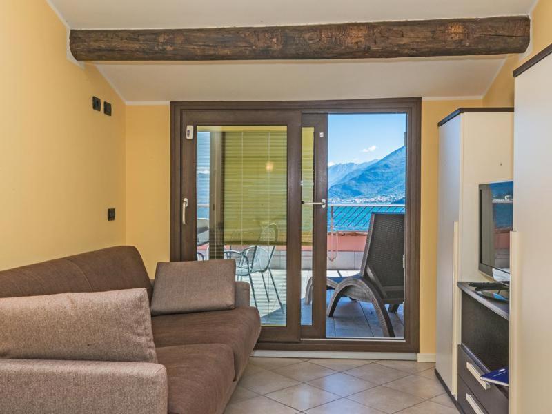 Suite with Lake View - Photo 13