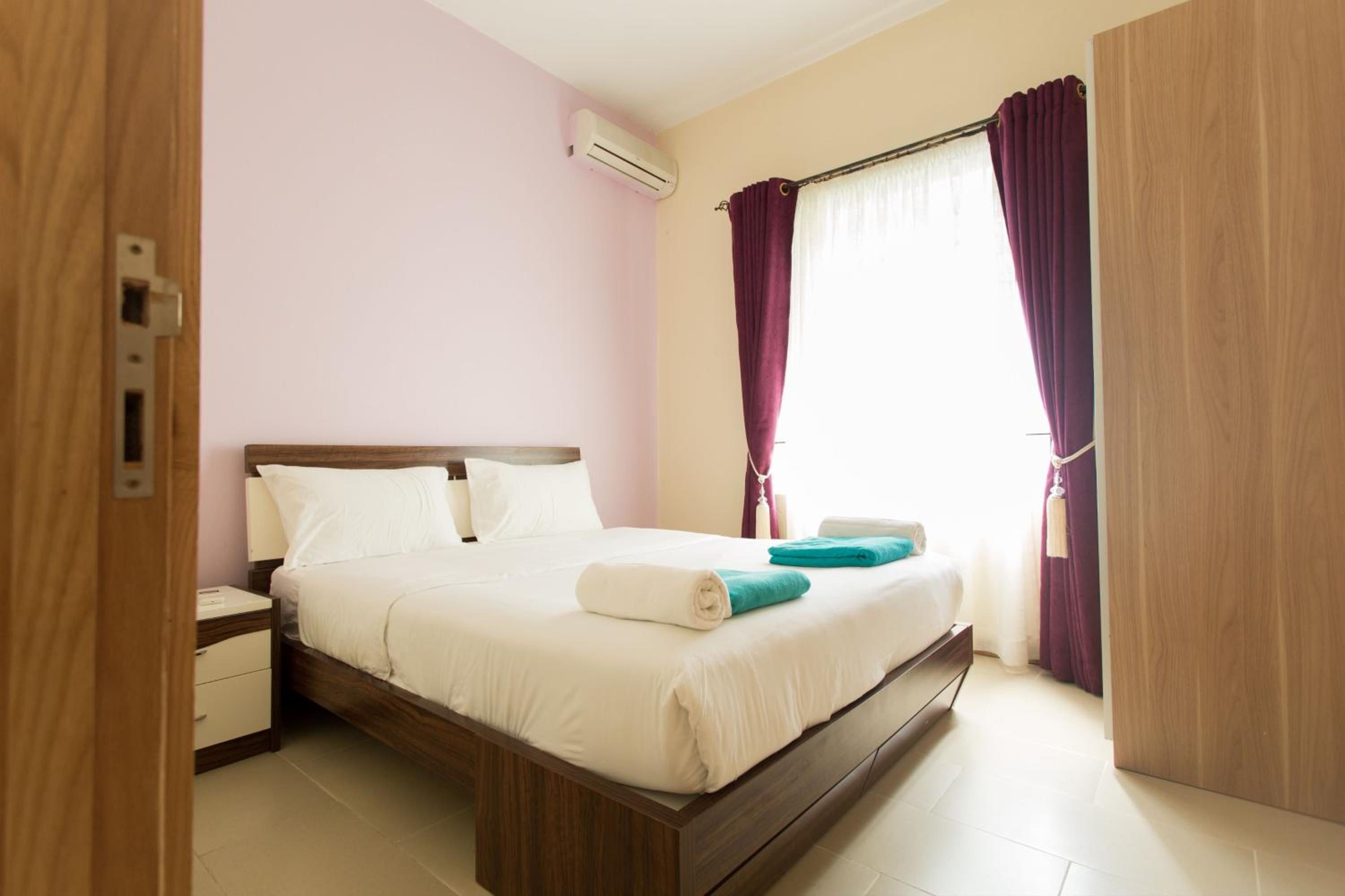 One-Bedroom Apartment - Photo 1