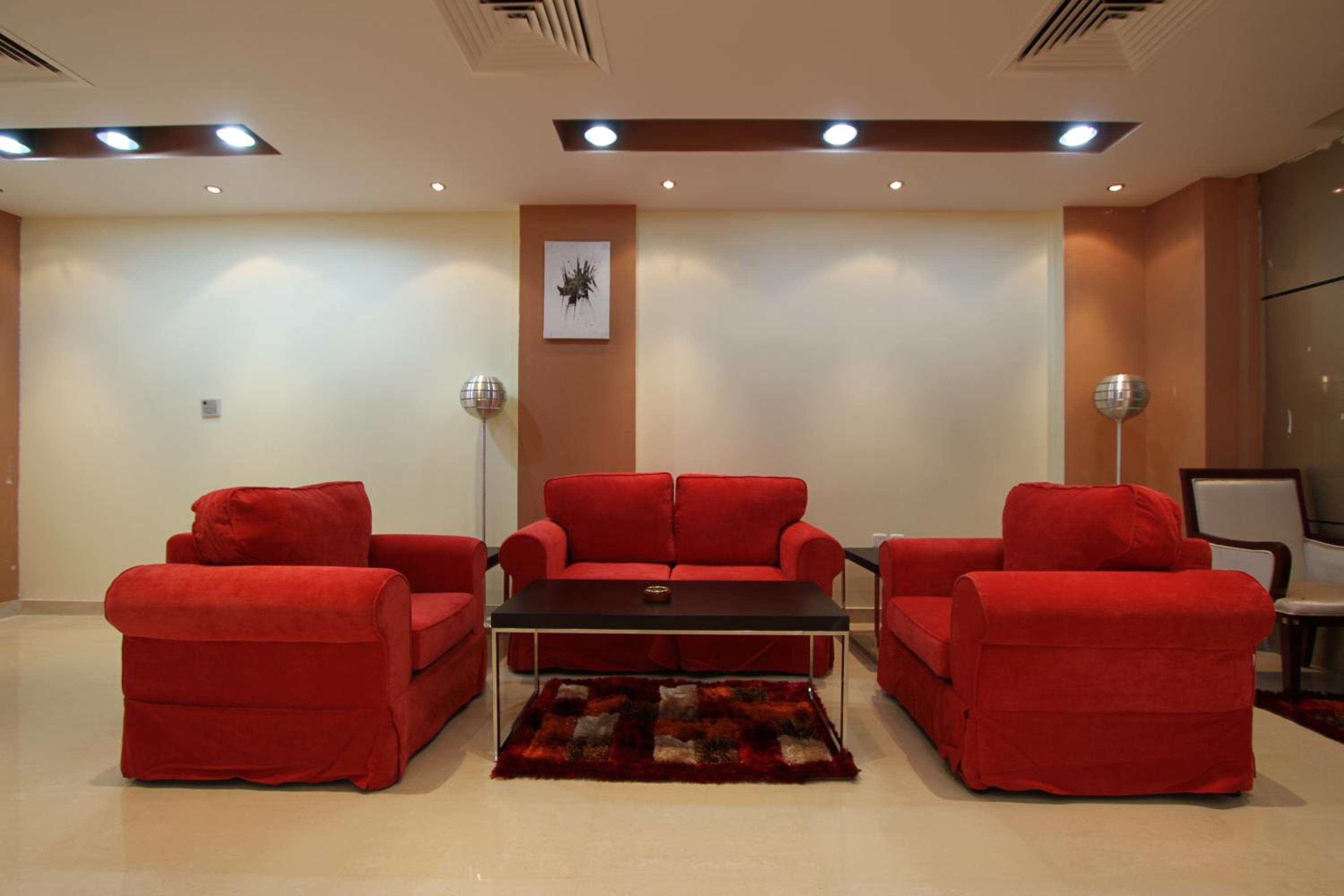 Deluxe One-Bedroom Apartment