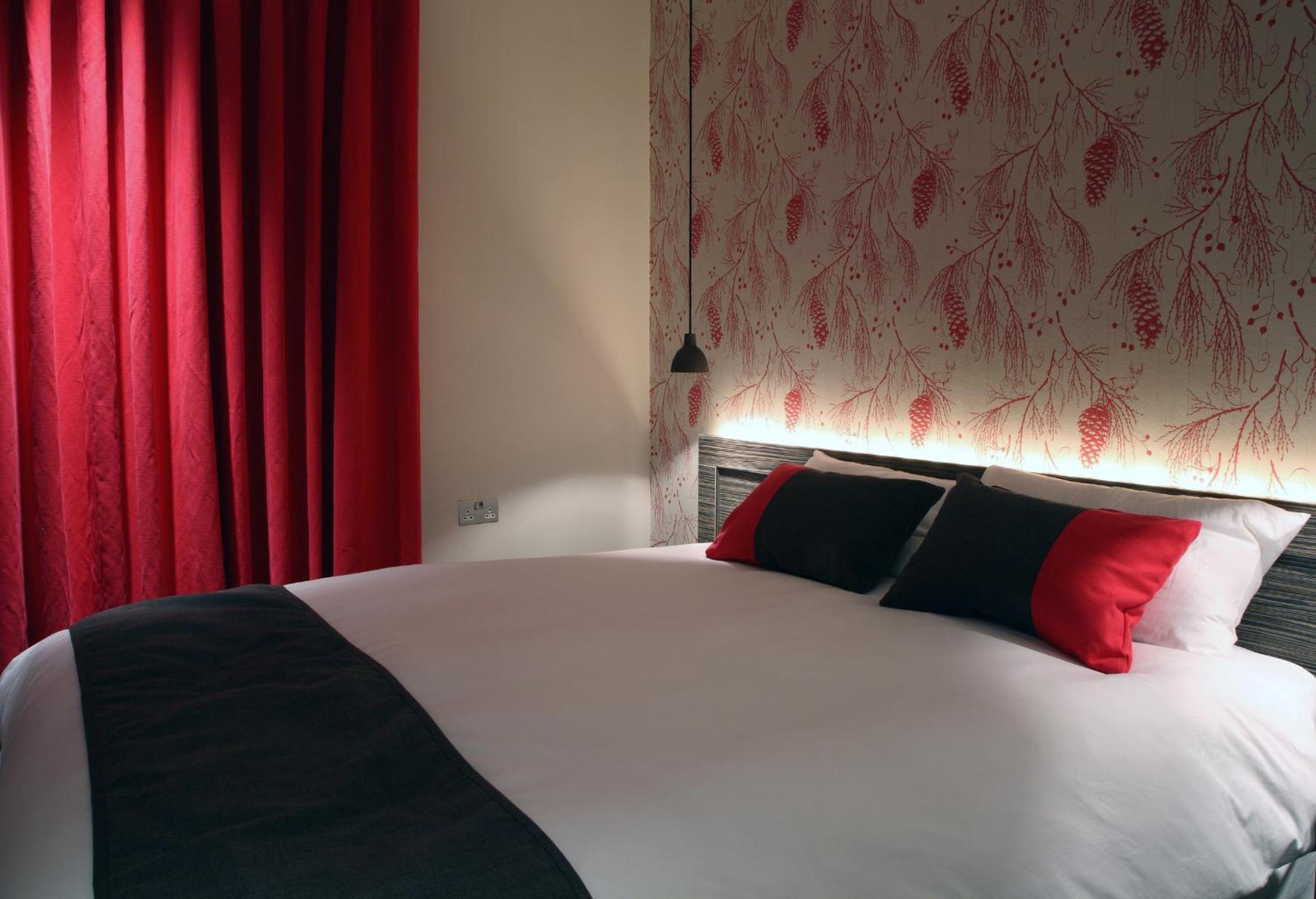 Executive Double Room with Balcony - Photo 2