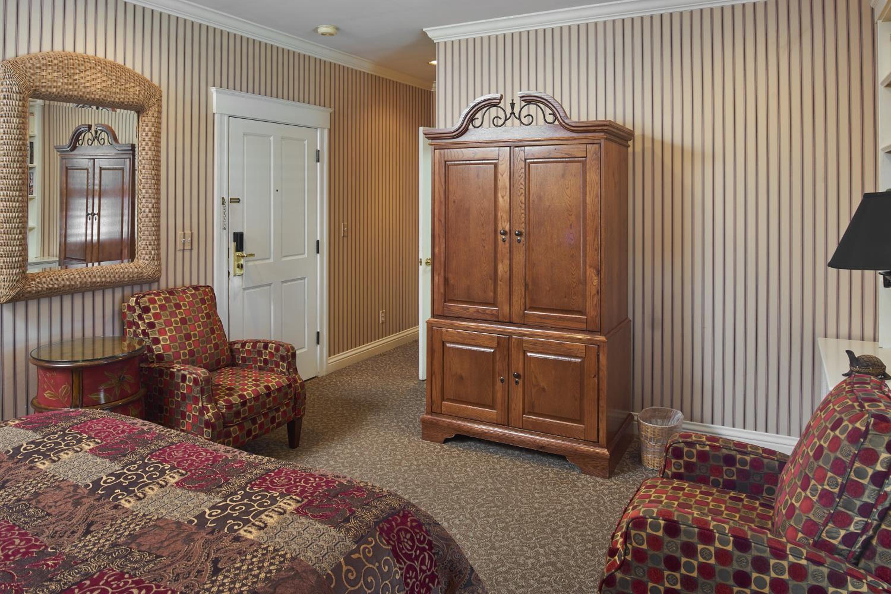 Standard Queen Room