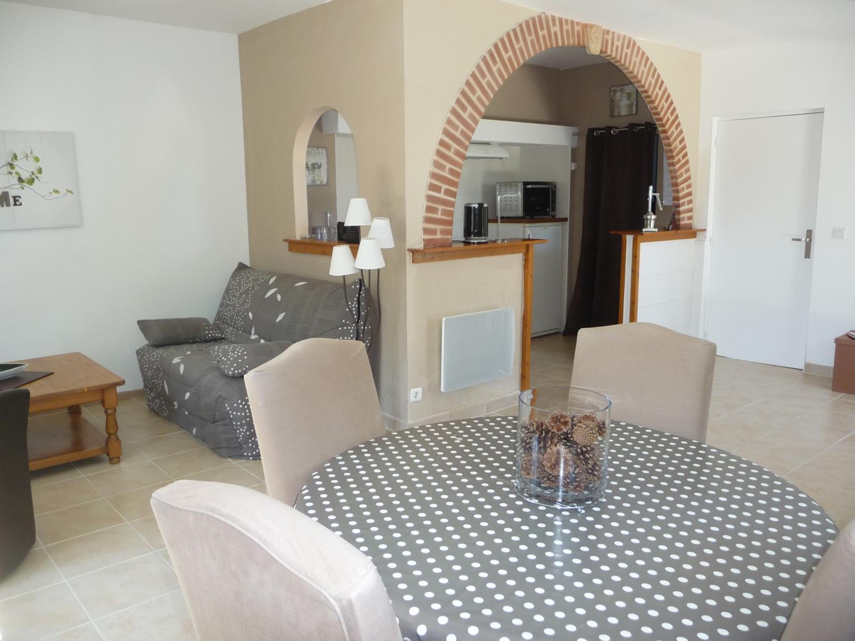 One-Bedroom House photo 1