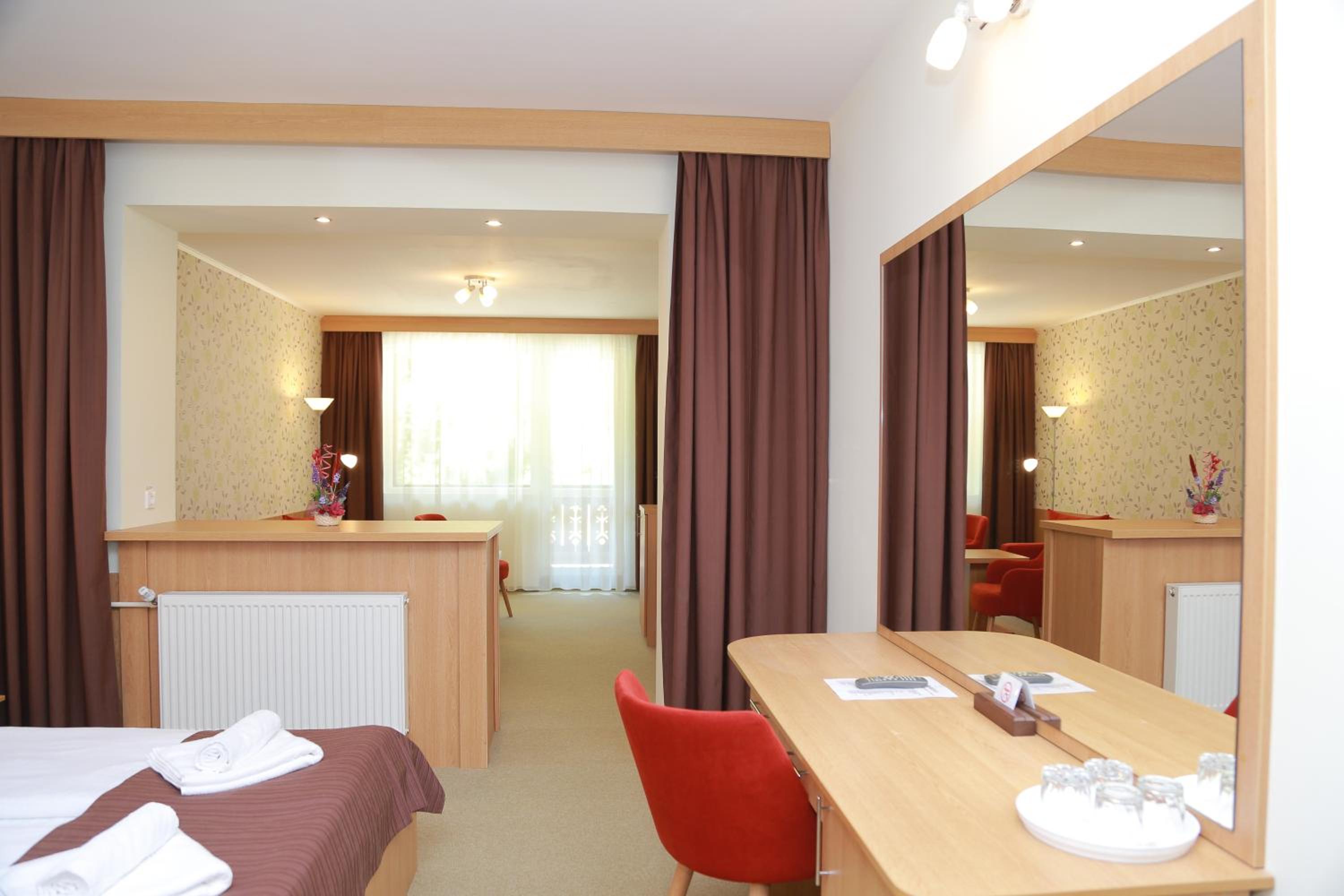 Junior Suite with Balcony photo 3