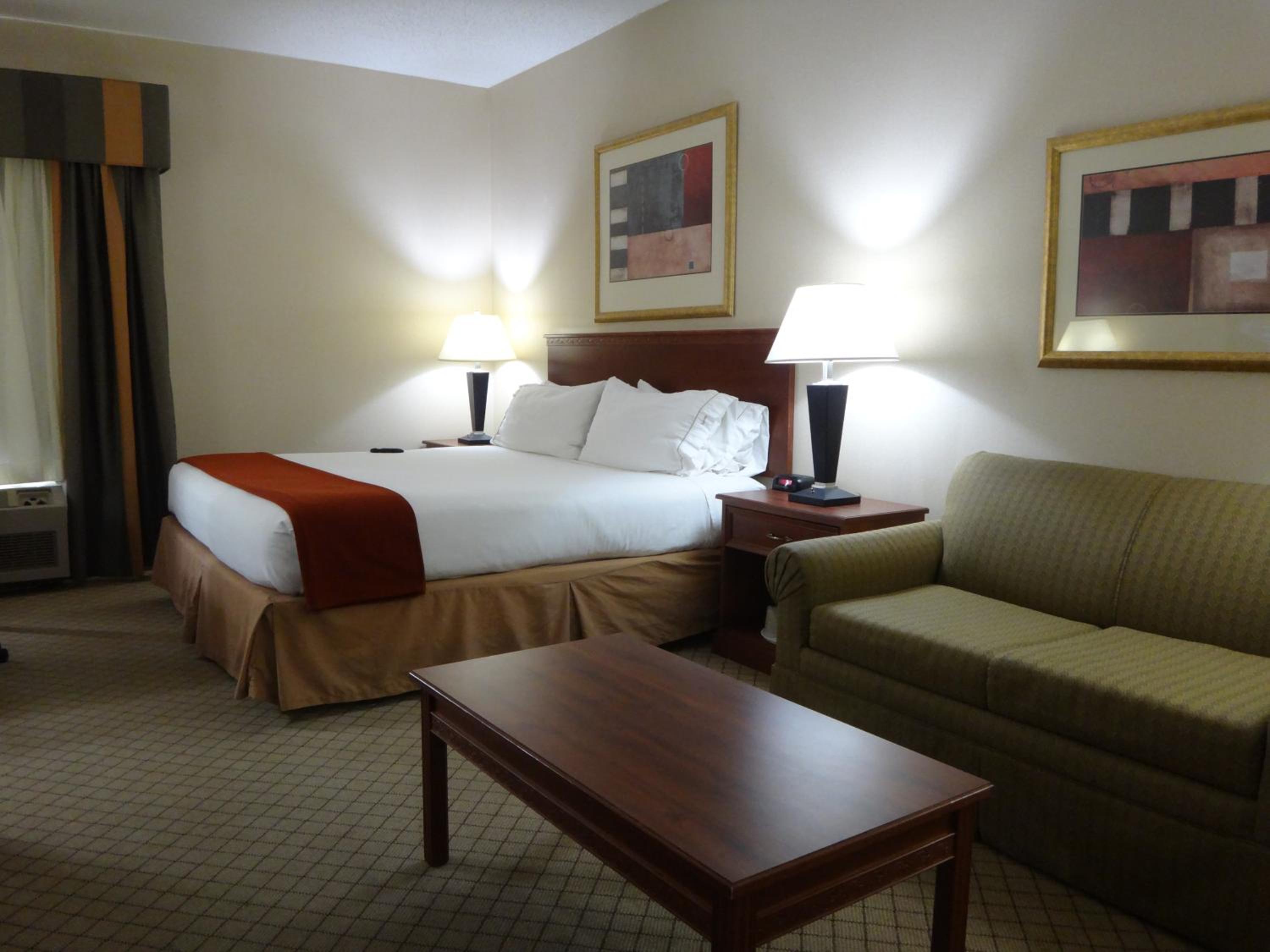 King Room with Sofa Bed - Non-Smoking