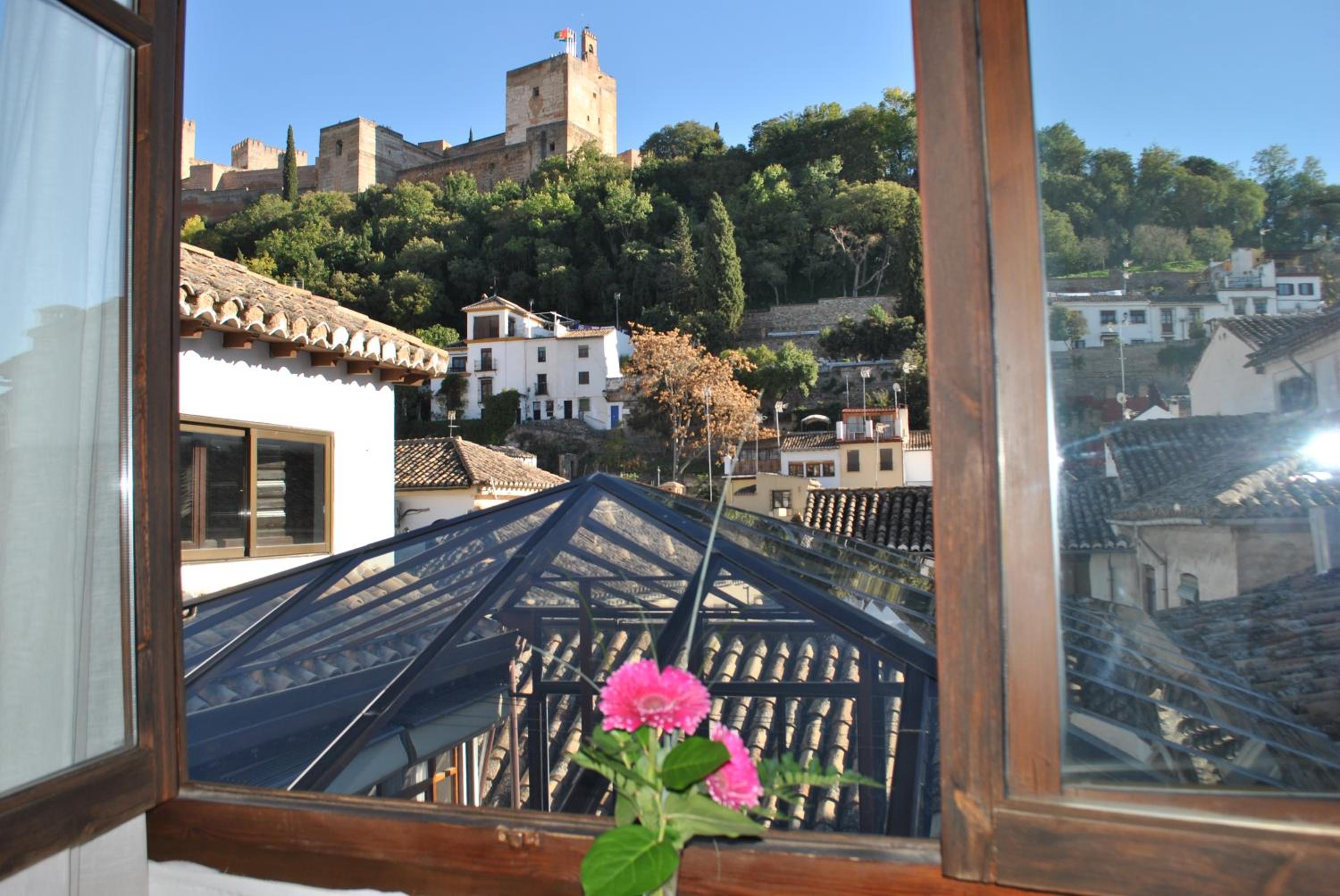 Double or Twin Room with Alhambra Views - Photo 2