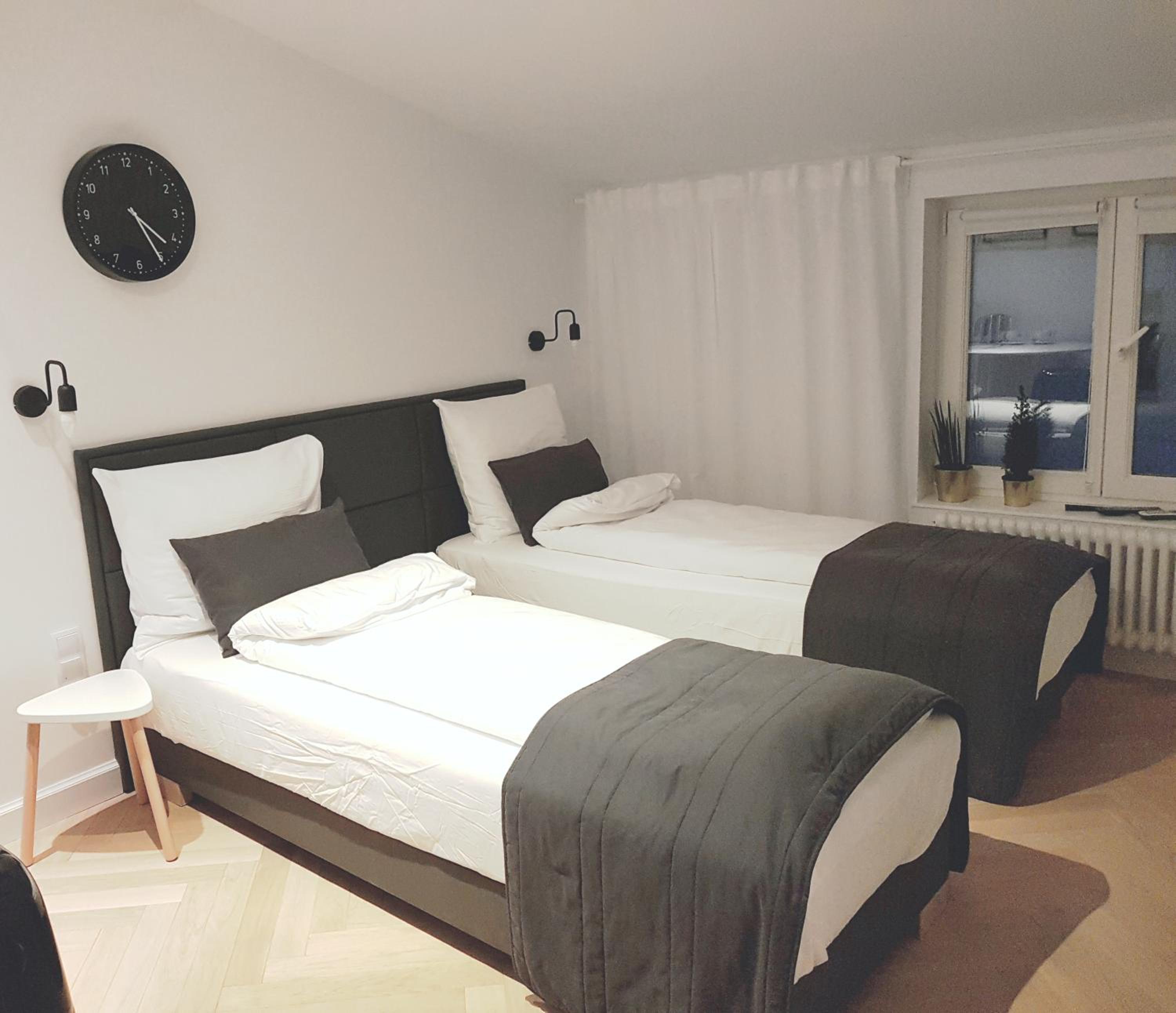 Room Attic - Photo 21