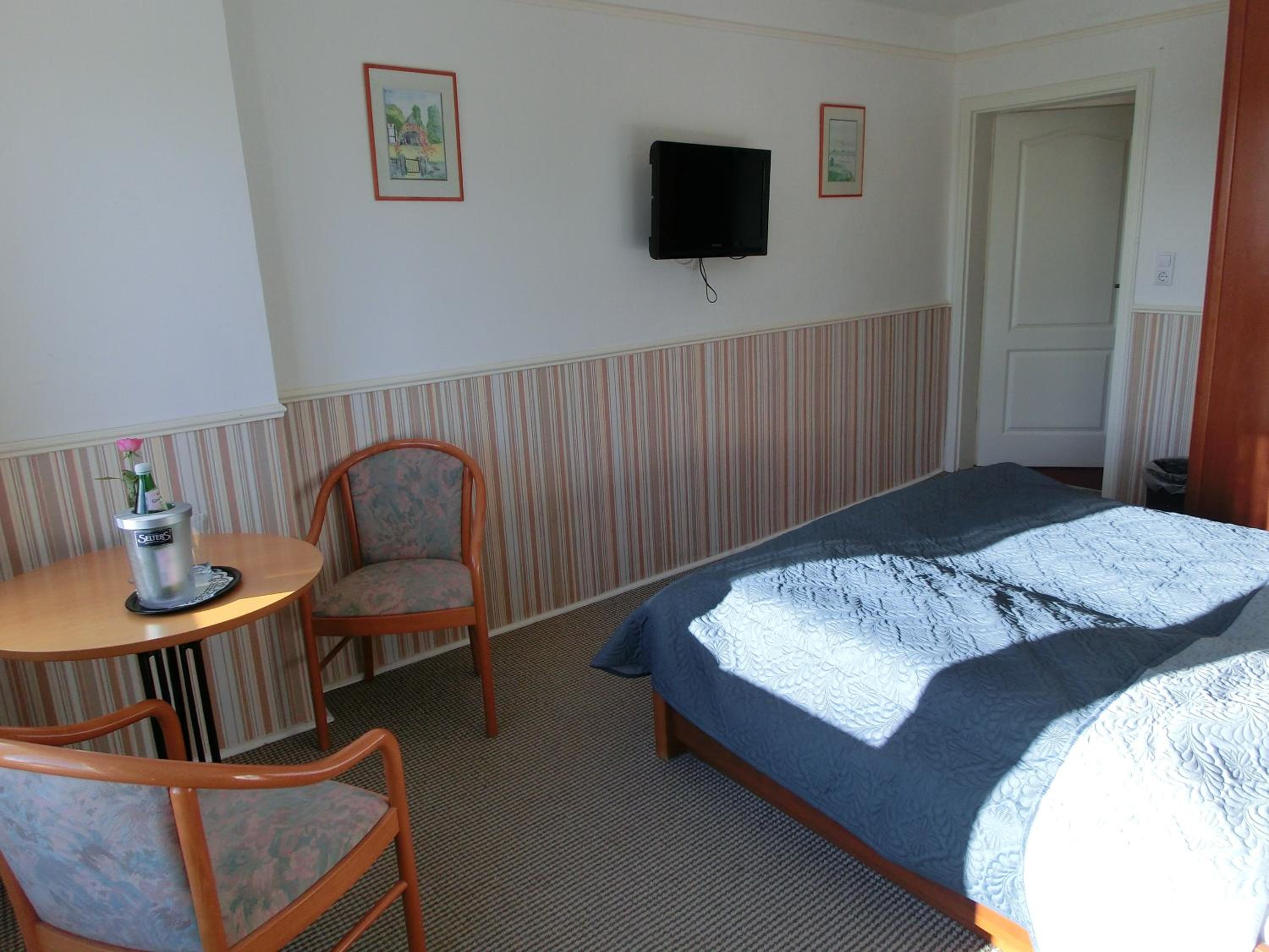 Double Room - Photo 2