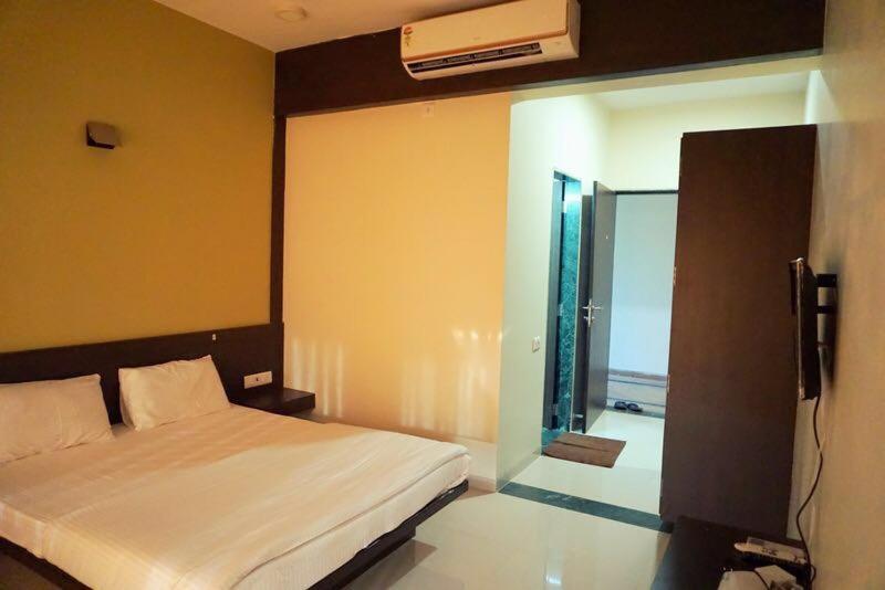 Deluxe Double Room - Photo 29