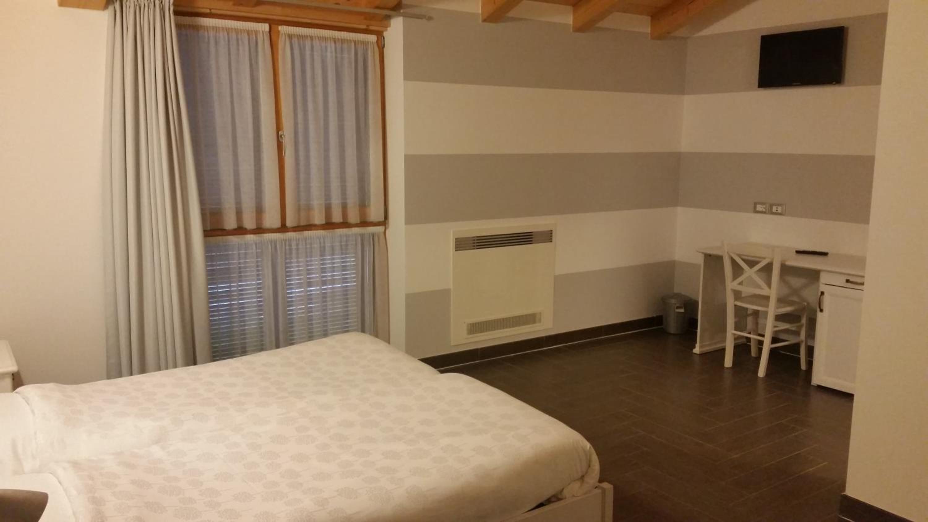 Double or Twin Room photo 3