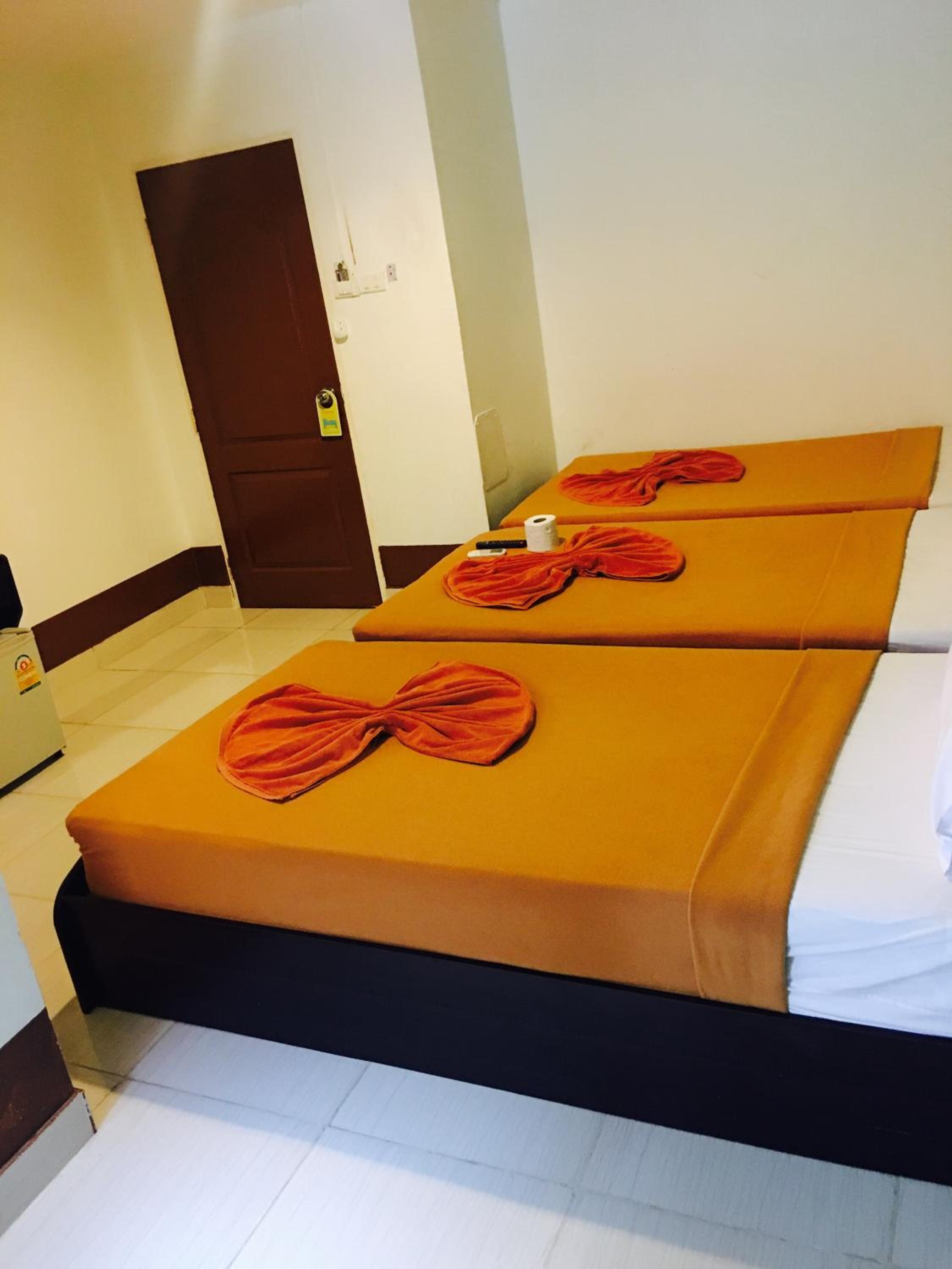 Deluxe Triple Room - Photo 8