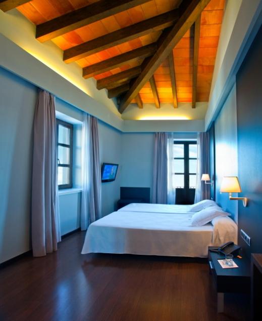 Standard Double Room - Photo 1
