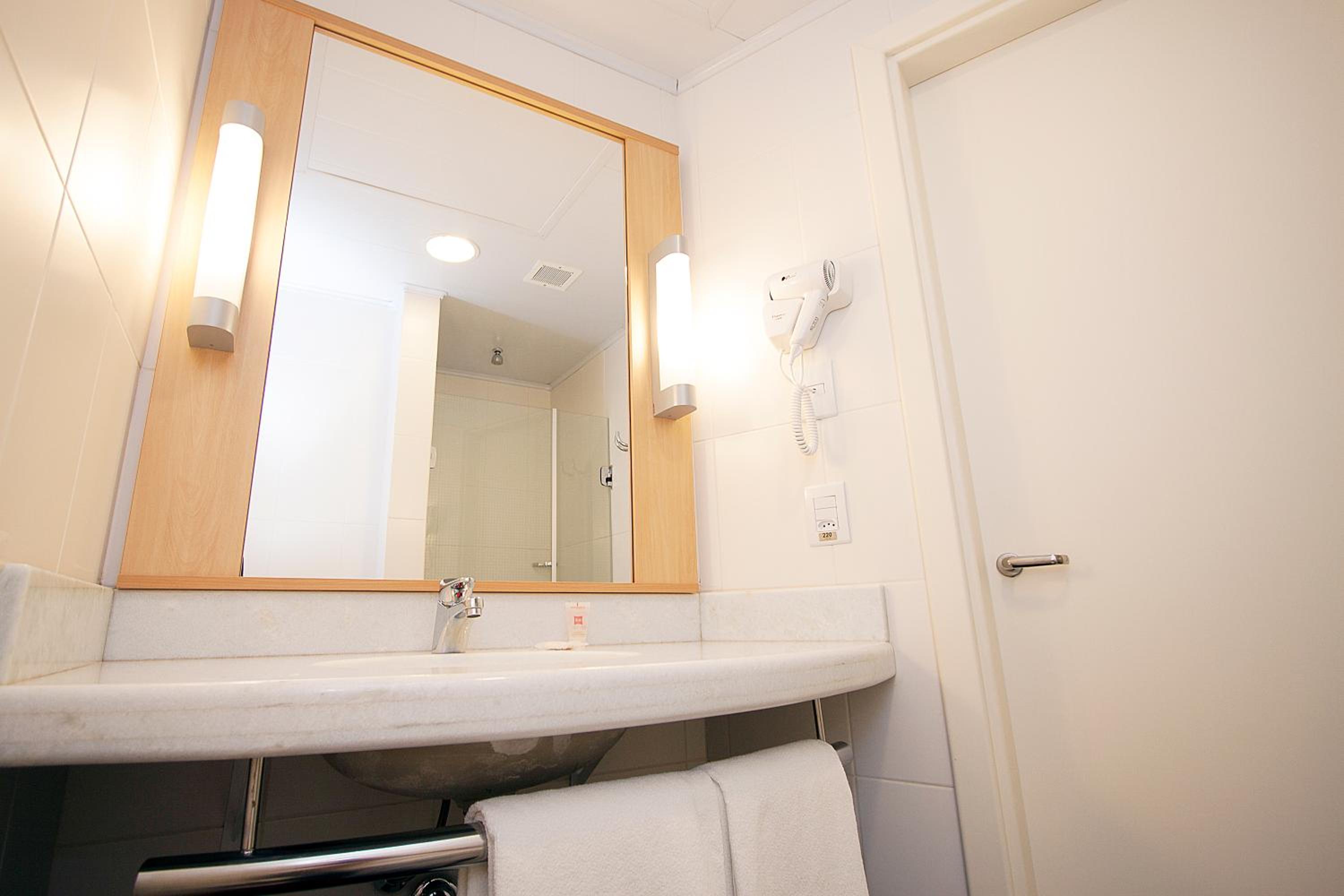 Standard Twin Room photo 2