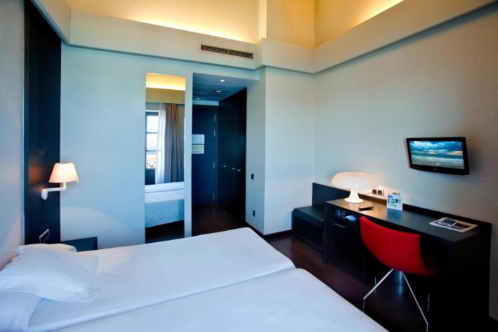 Twin Room with Sea View - Photo 1