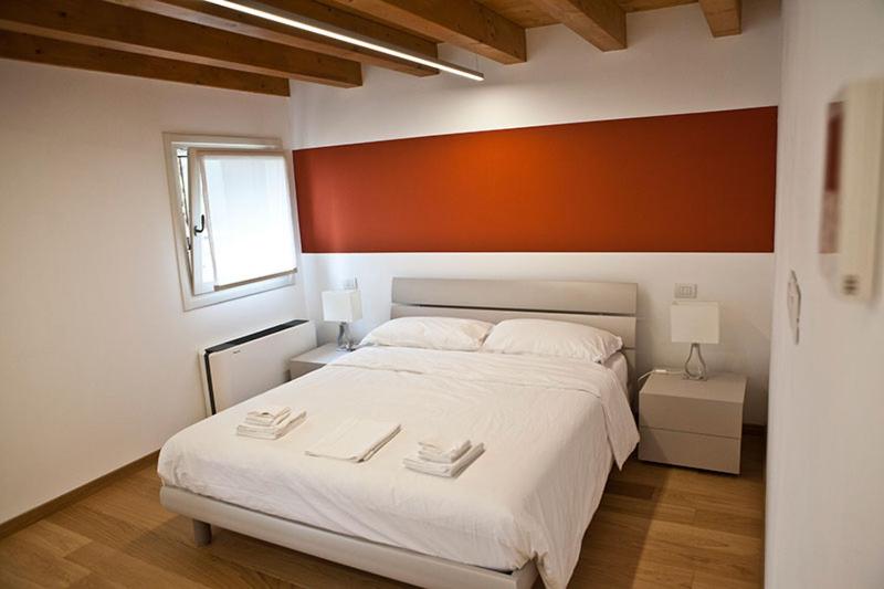 Deluxe Apartment with Balcony