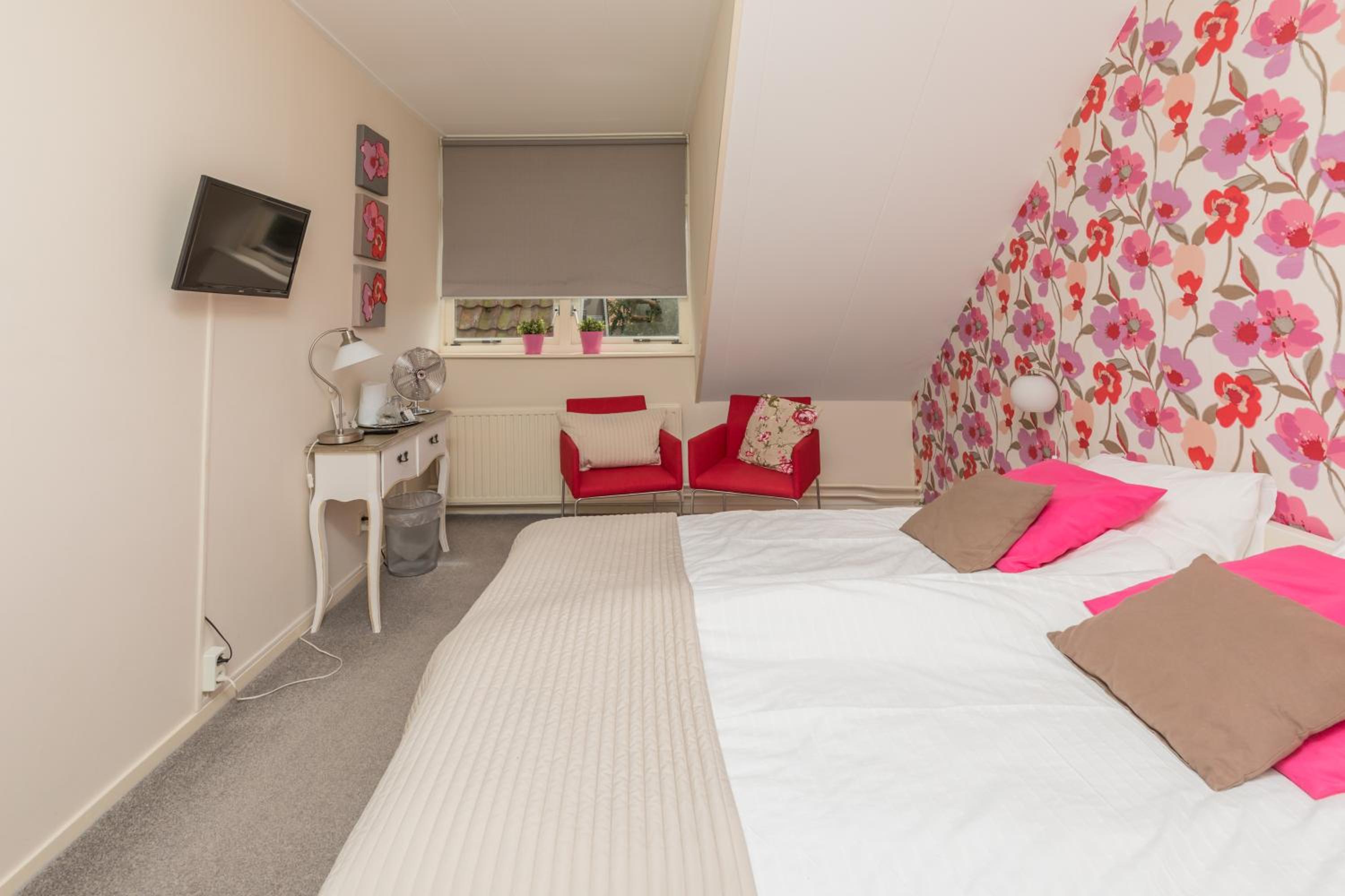 Standard Double Room - Photo 3