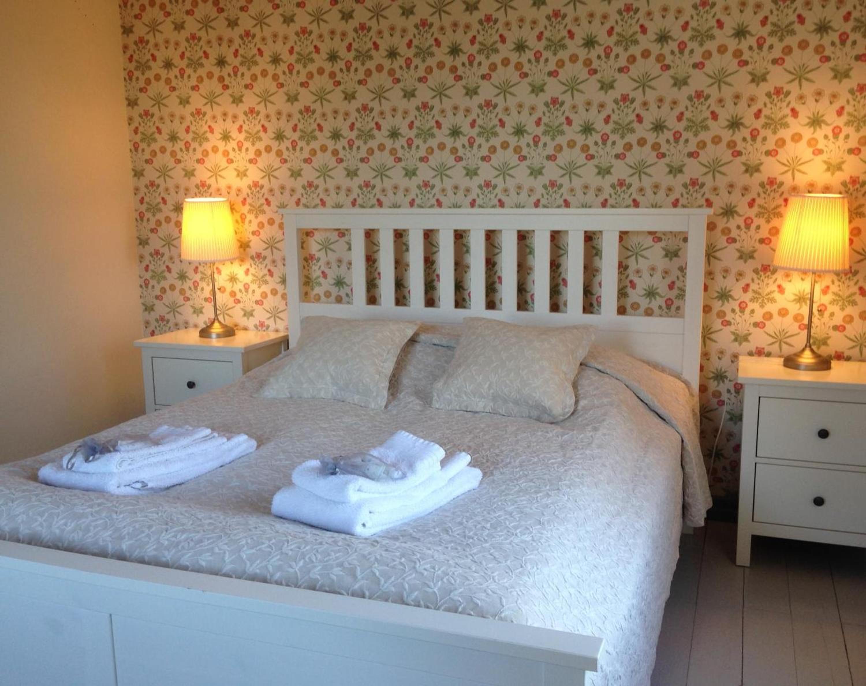 Family Room with Private Bathroom - Photo 6