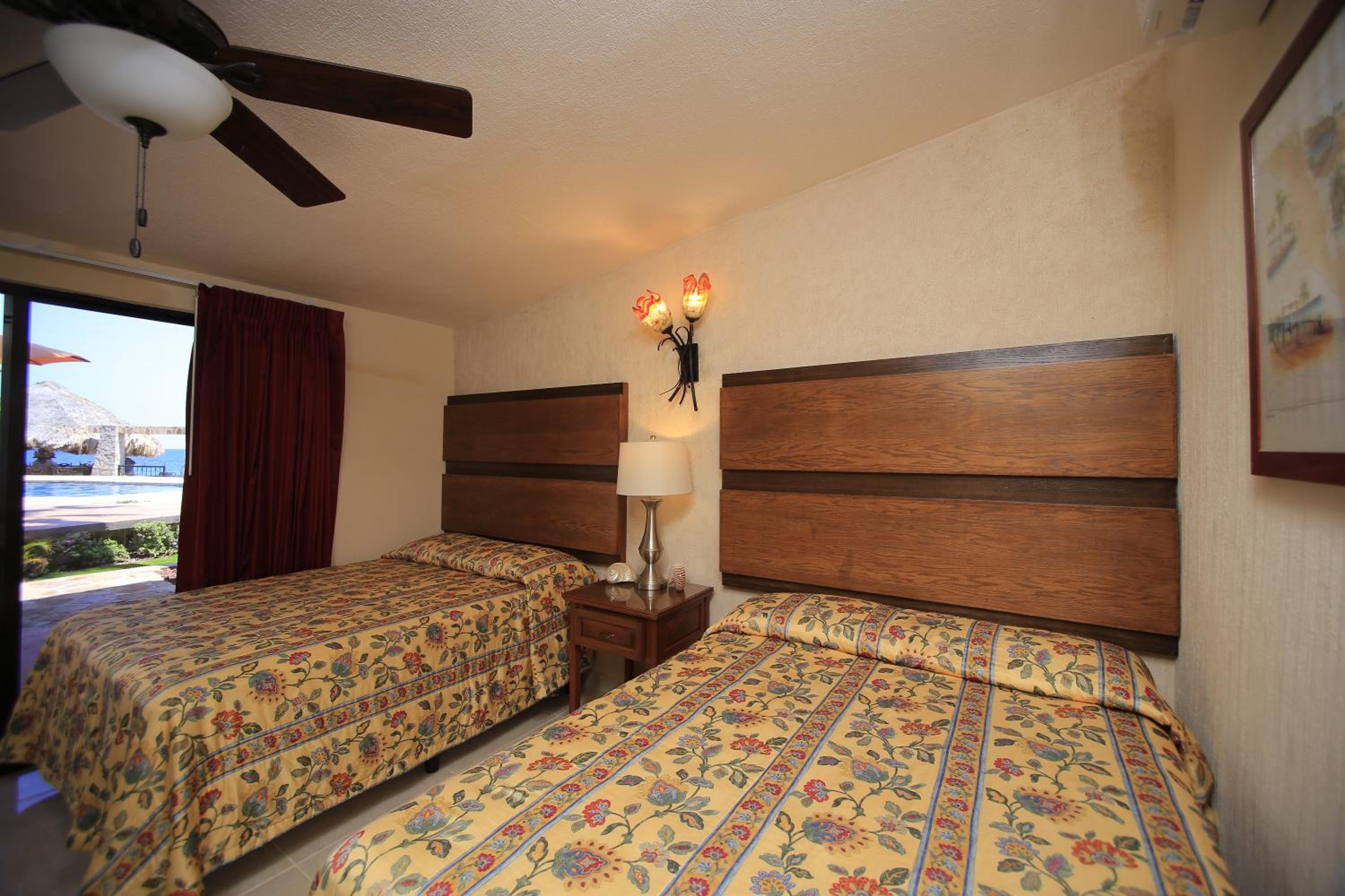 Double Room - Pool Side - Photo 8