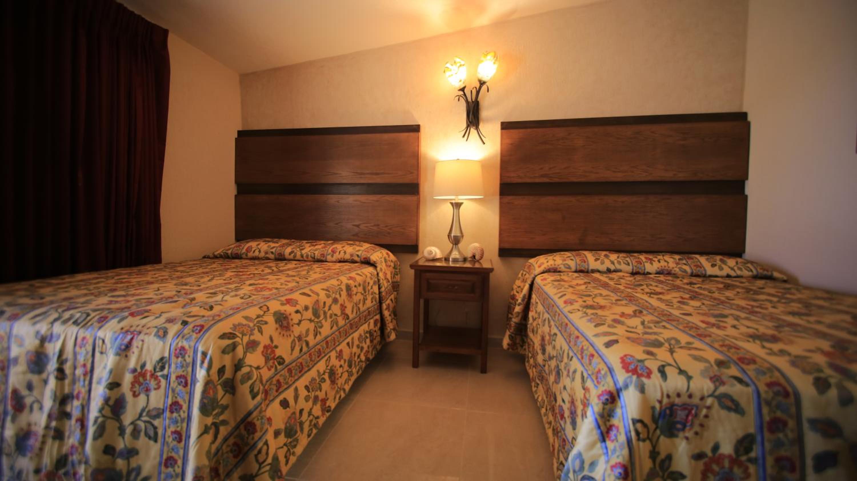 Double Room - Pool Side - Photo 1