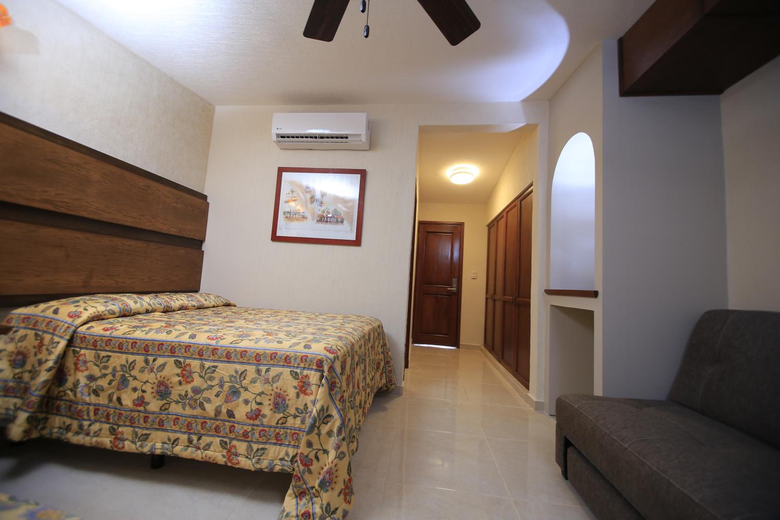 Double Room - Pool Side - Photo 11