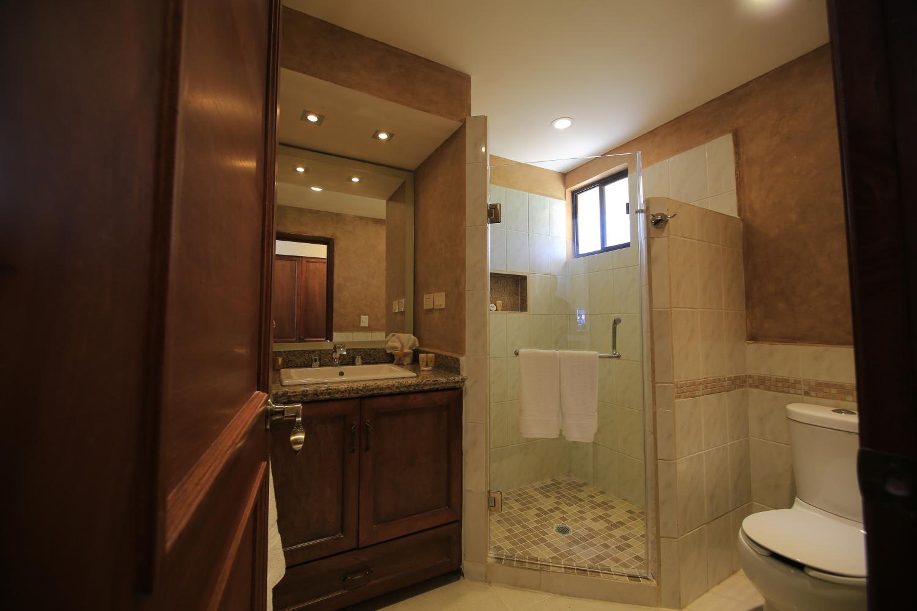 Double Room - Pool Side - Photo 10