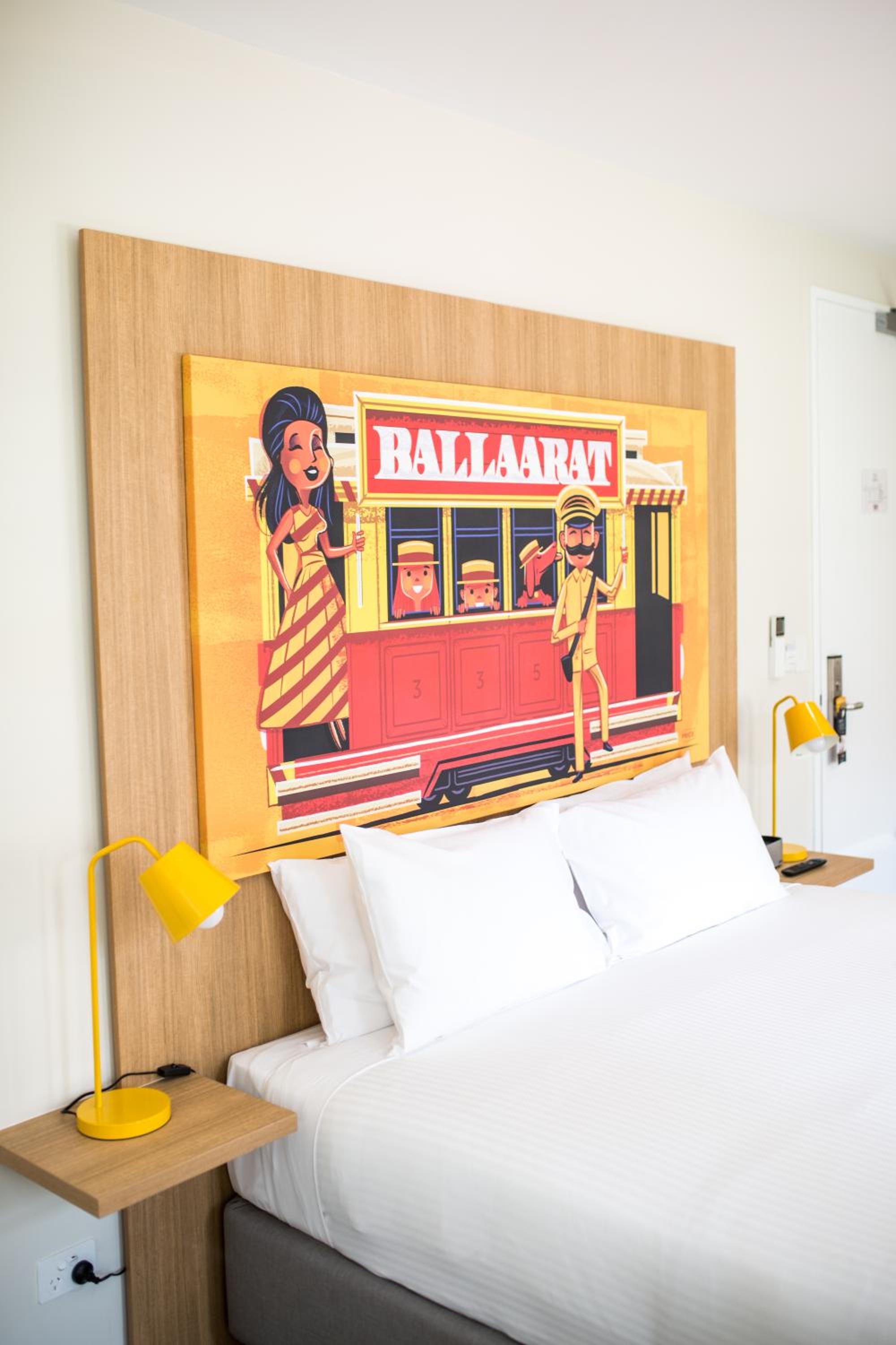 Superior Room with King Bed - Photo 1