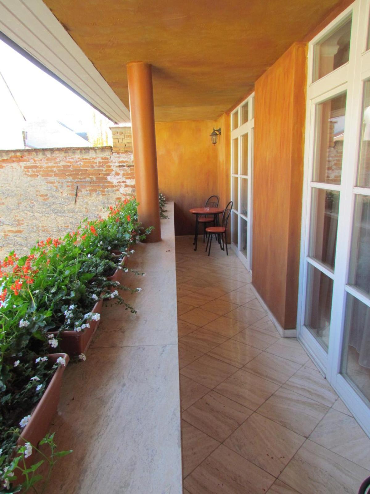 Standard Double Room - Photo 15