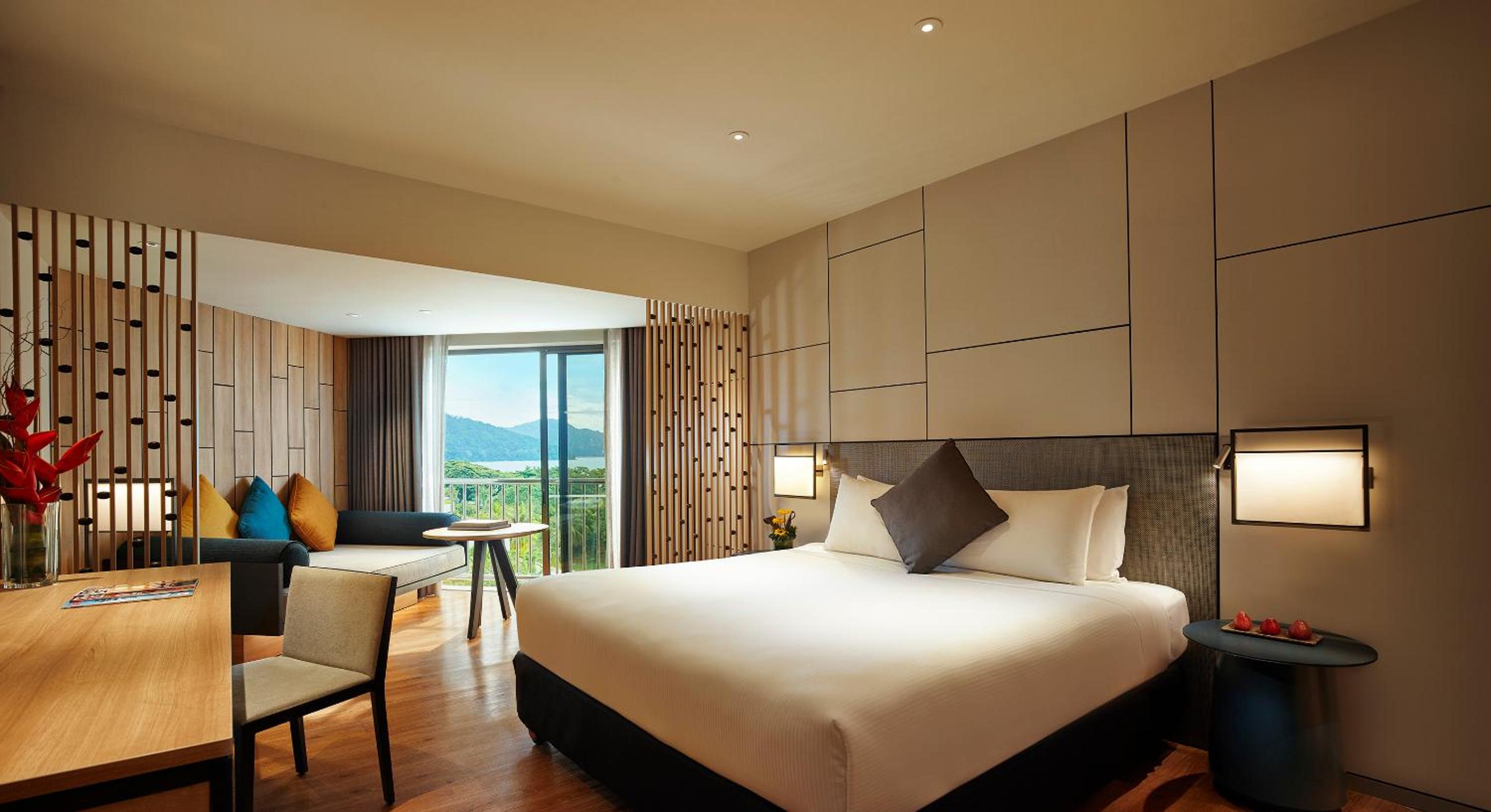 Deluxe Double Seafacing Room - Photo 2