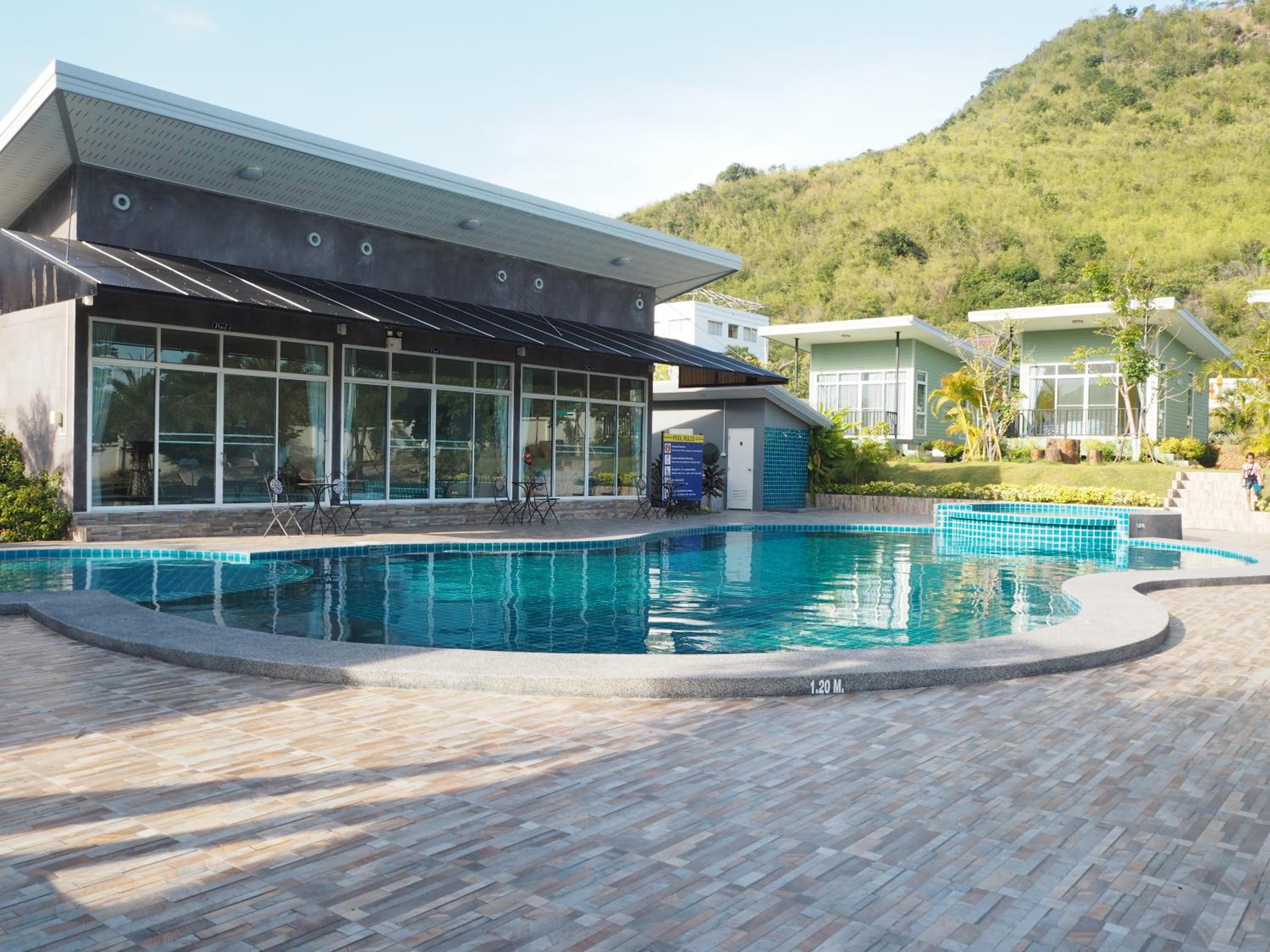 Double Room with Pool View photo 2