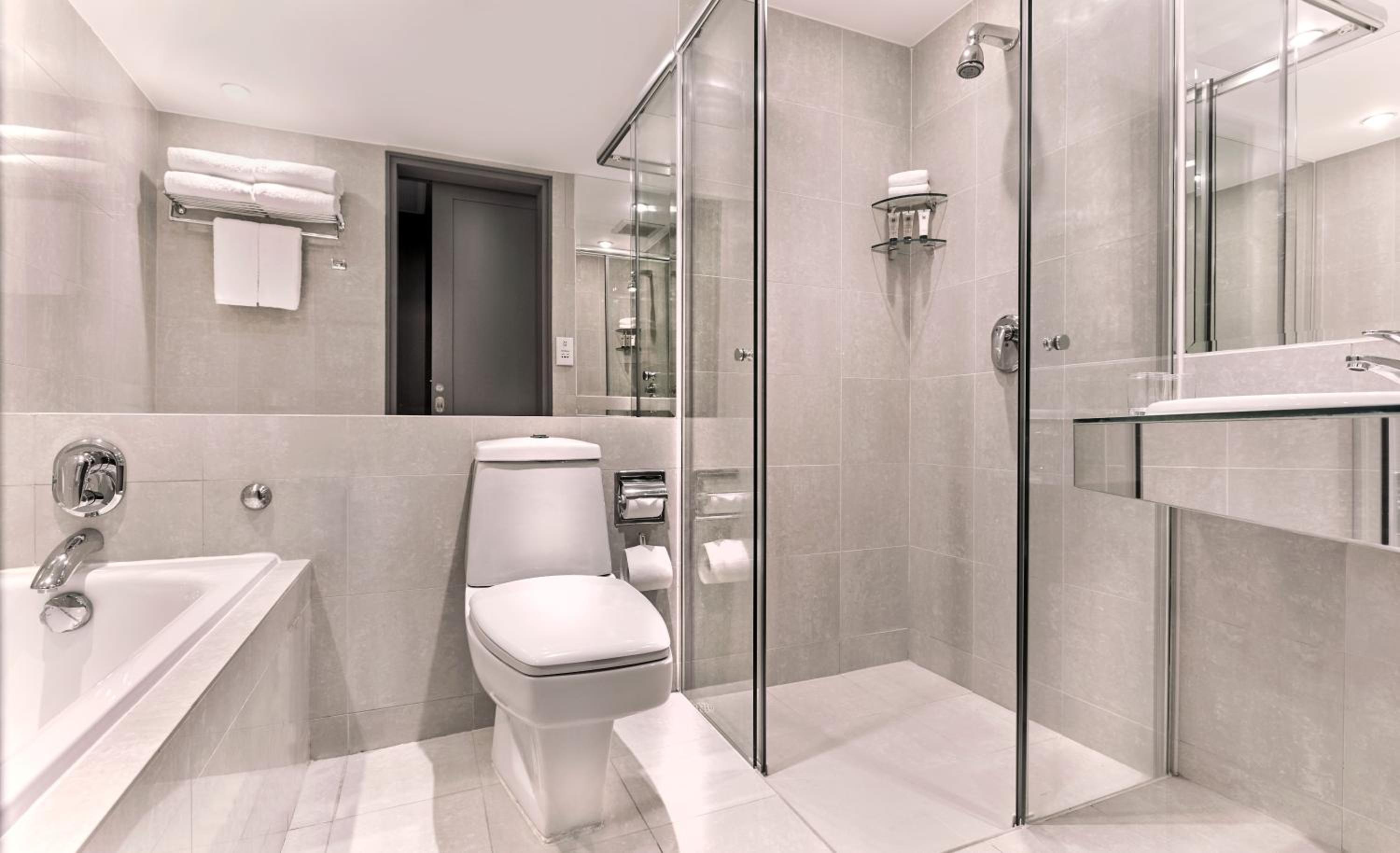 Premier Twin Room With Free WiFi photo 2