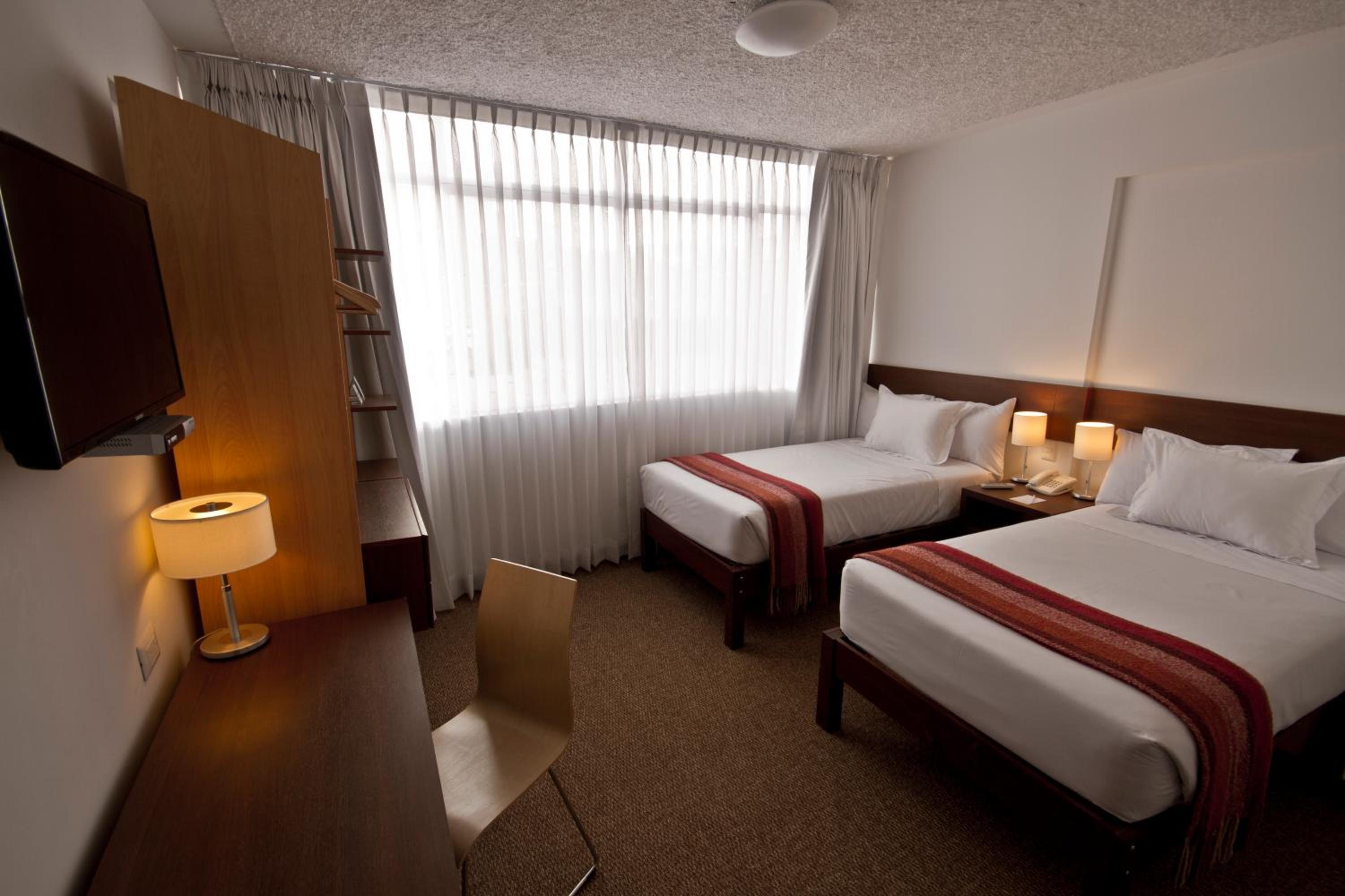 Standard Twin Room - Photo 2