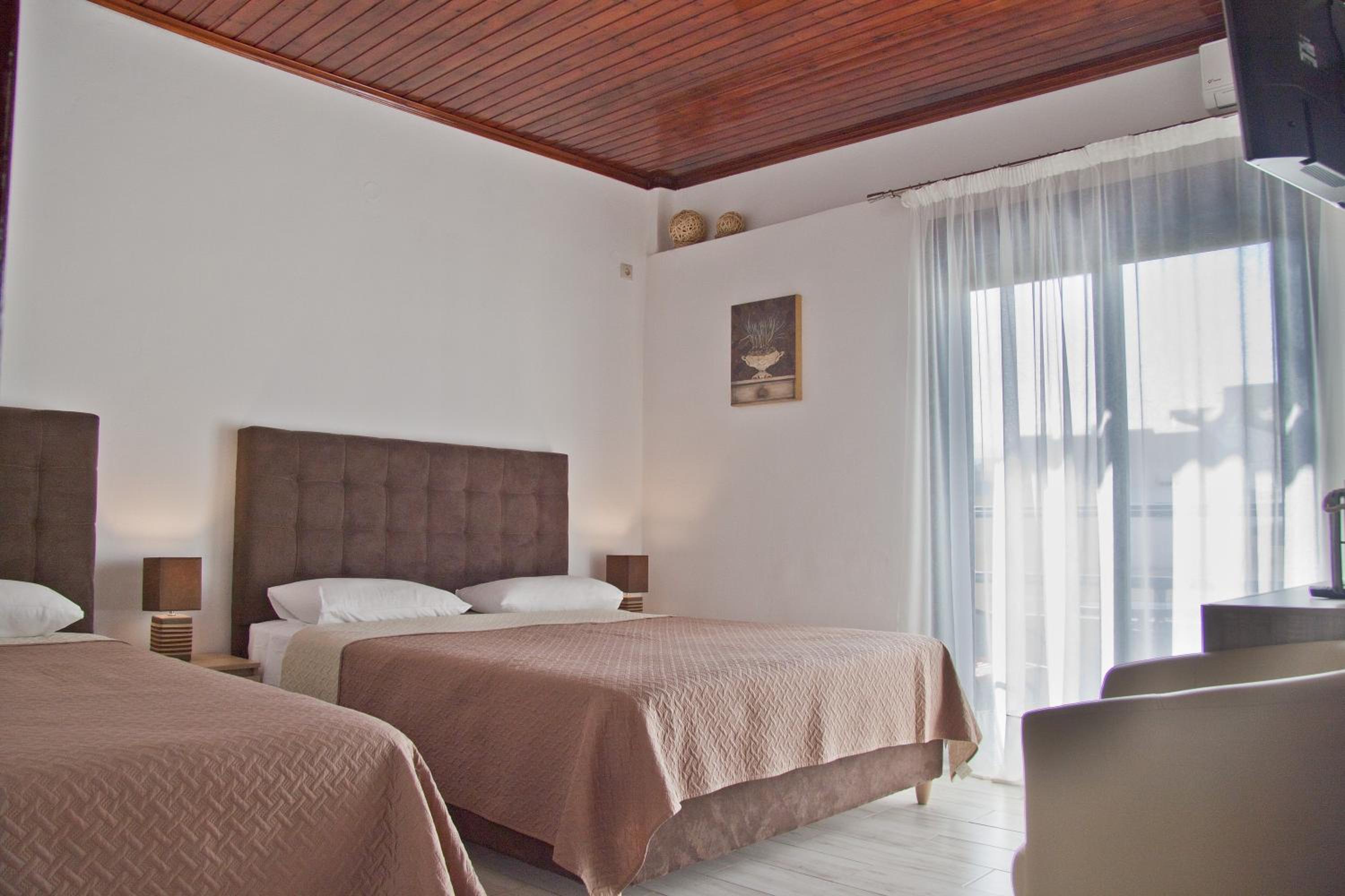 Superior Triple Room photo 2