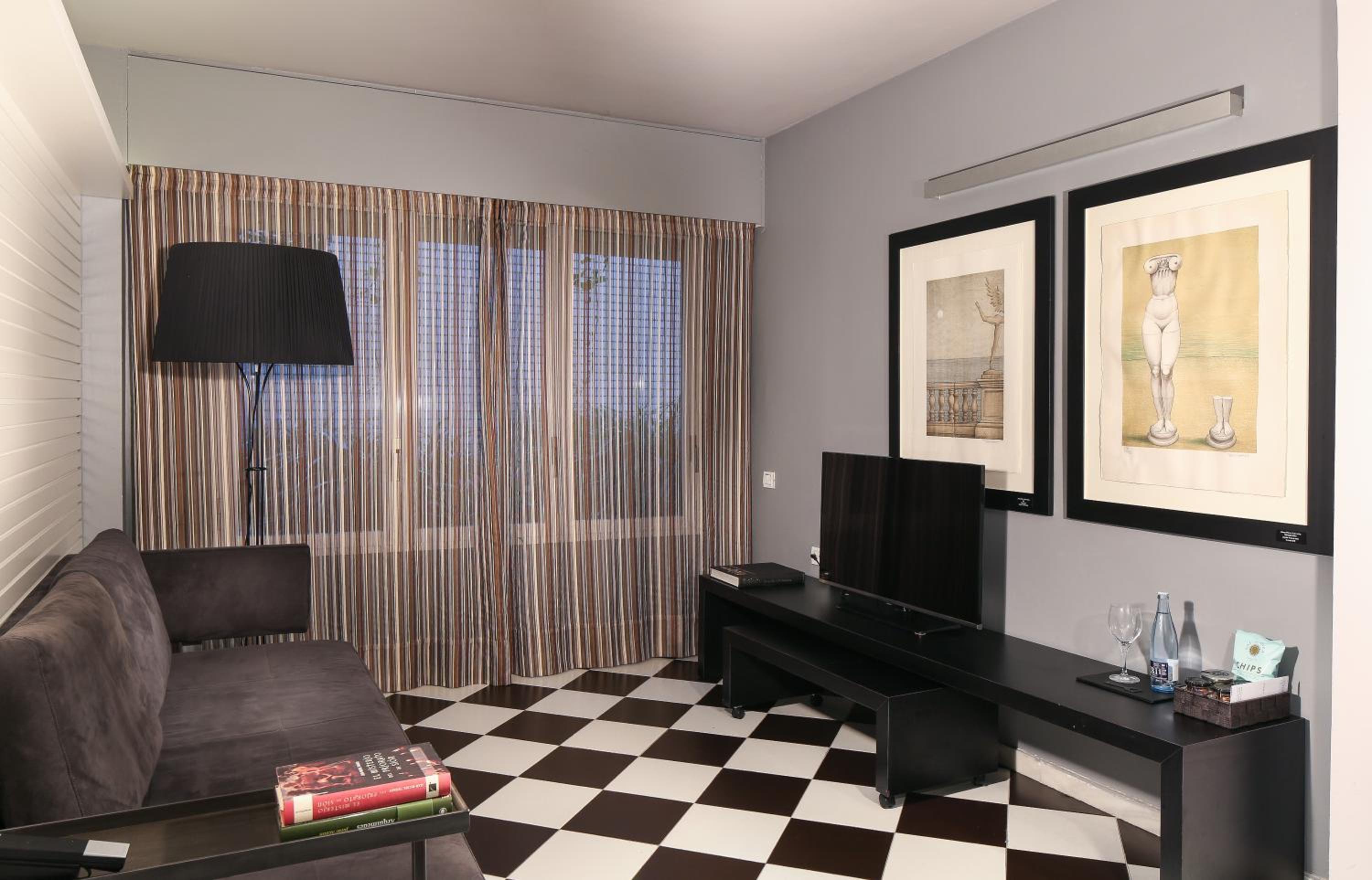 Standard Duplex Room (1-2 Adults) thumbnail 5