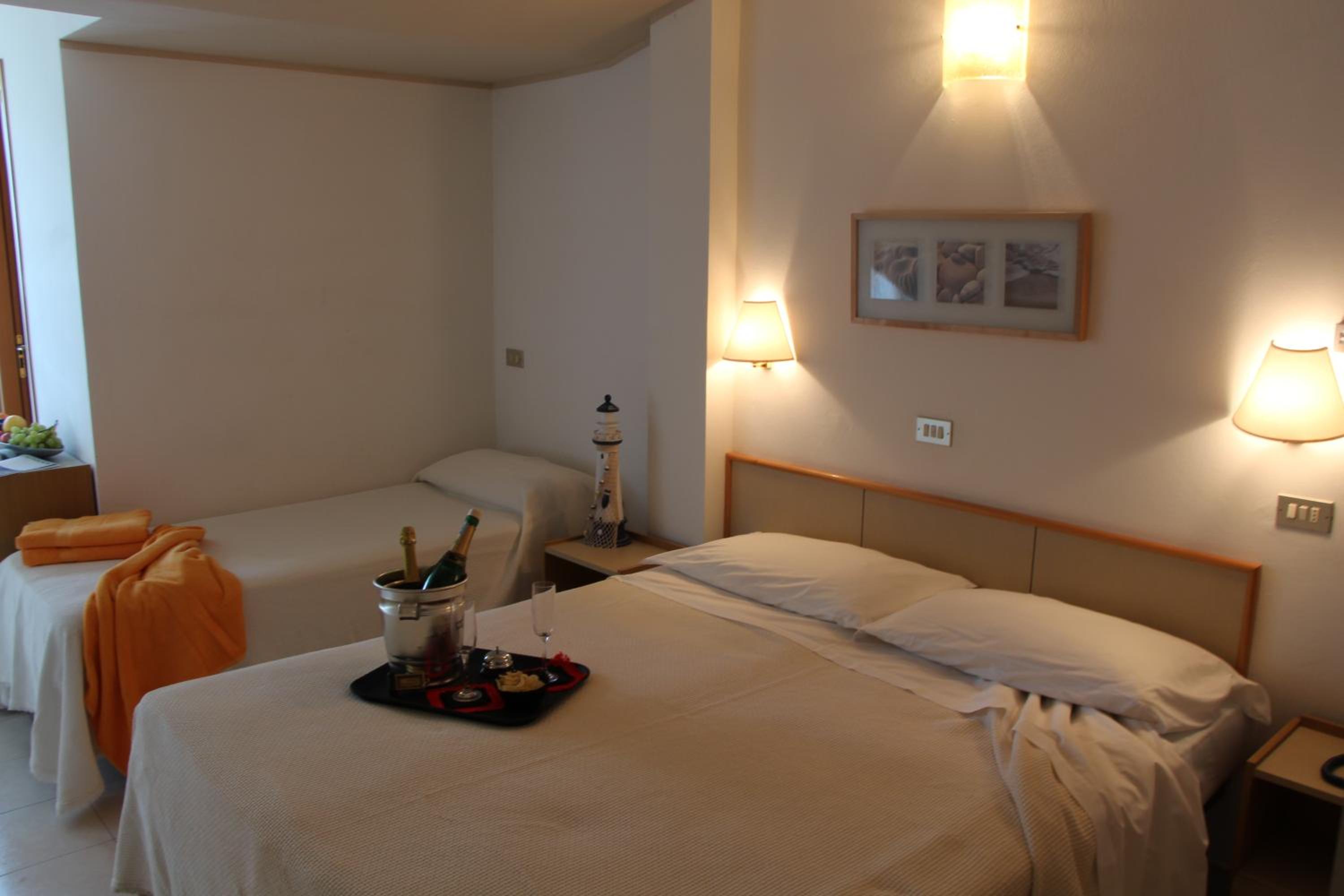 Triple Room photo 1