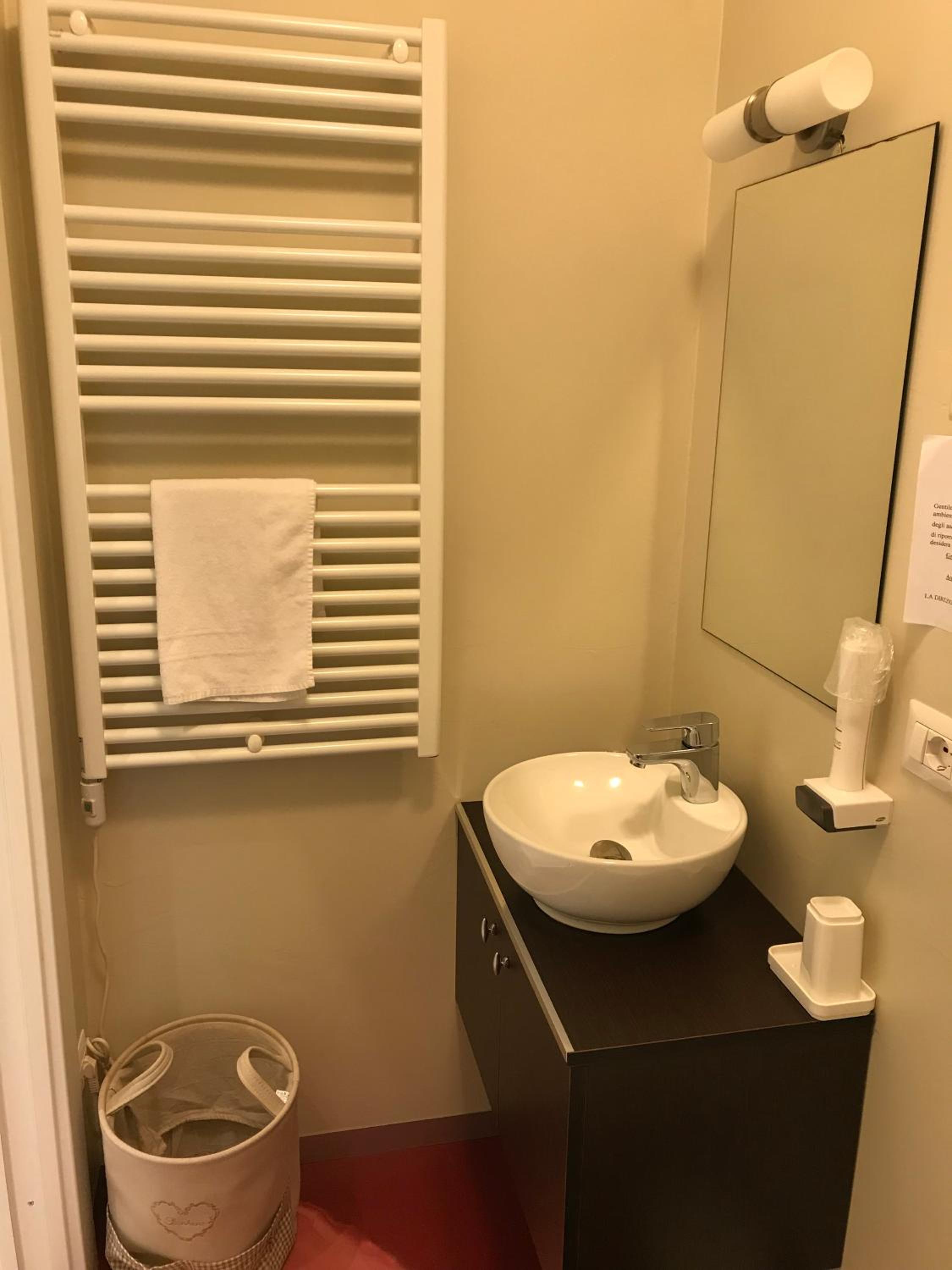 Single Room photo 3
