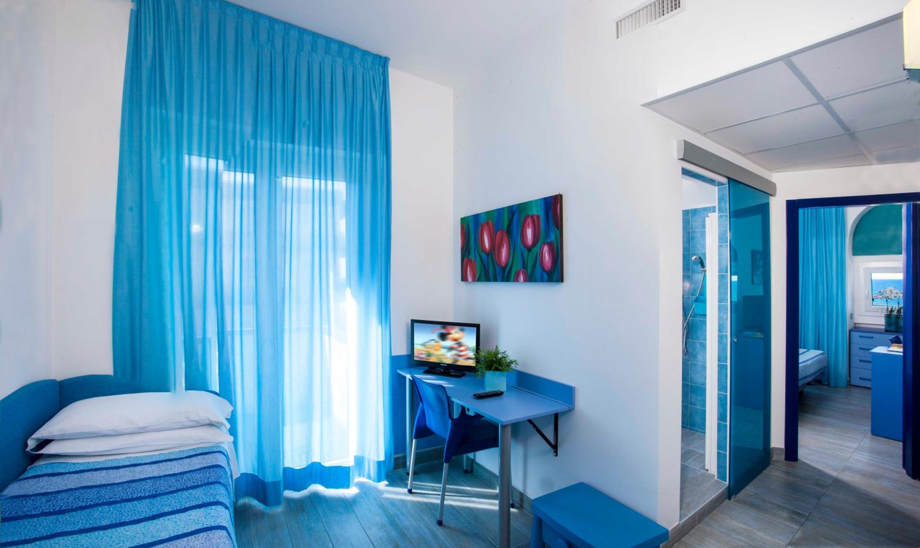 Quadruple Room with Sea View photo 3