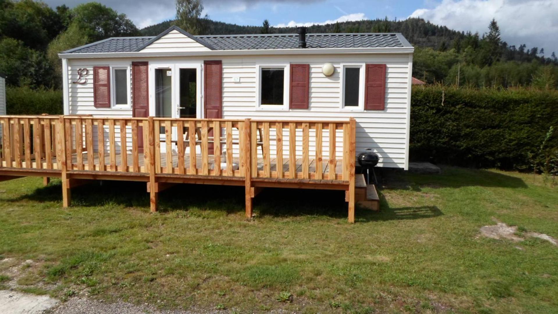 Mobile Home - Photo 1