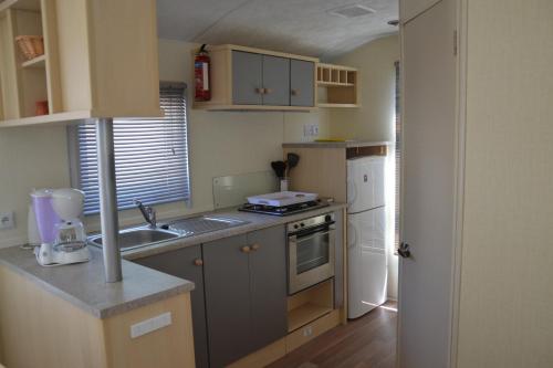 Comfort Plus 3-Bedroom Mobile Home photo 3