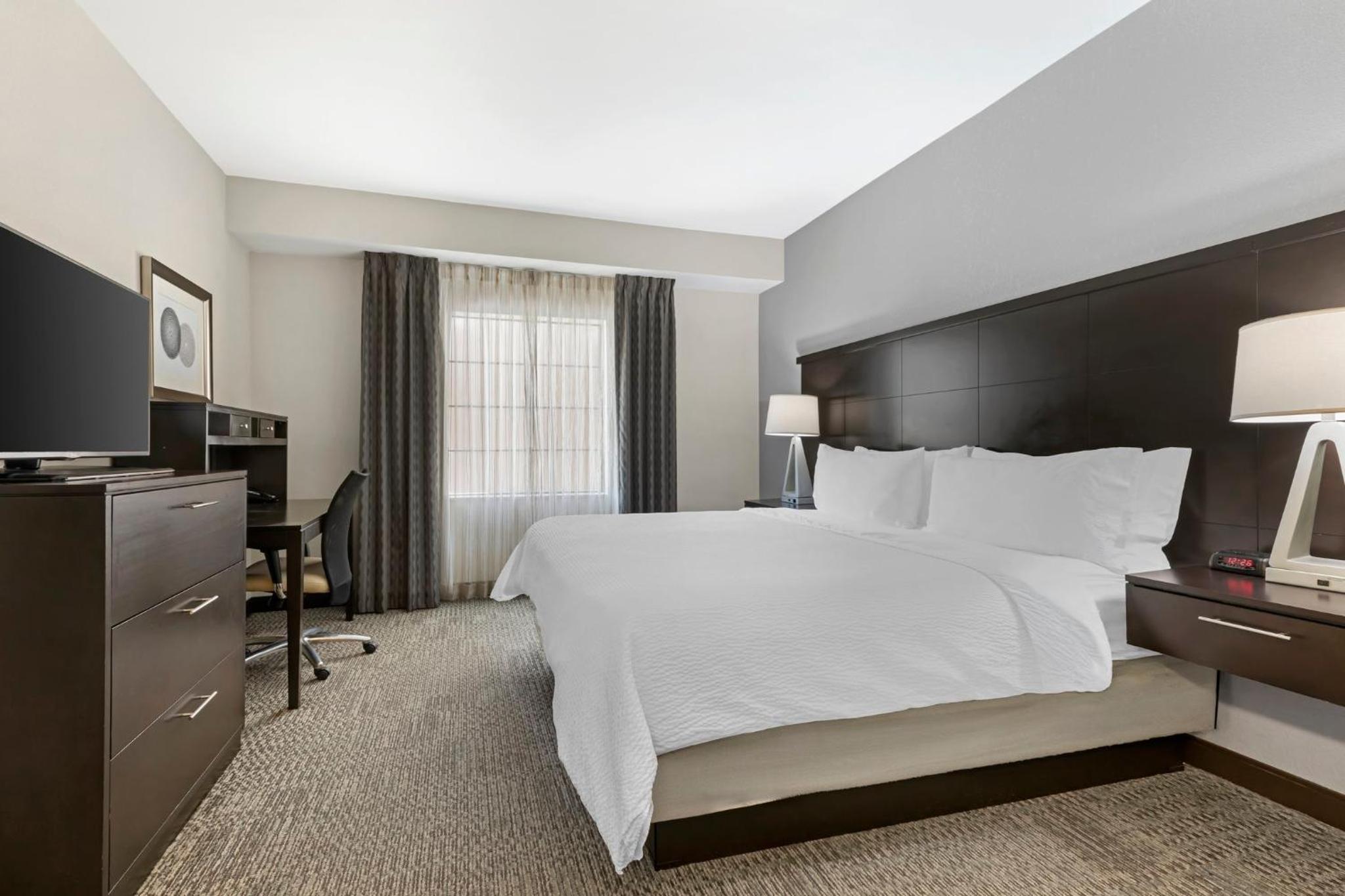 Two-Bedroom Suite with Mobility Accessible Tub