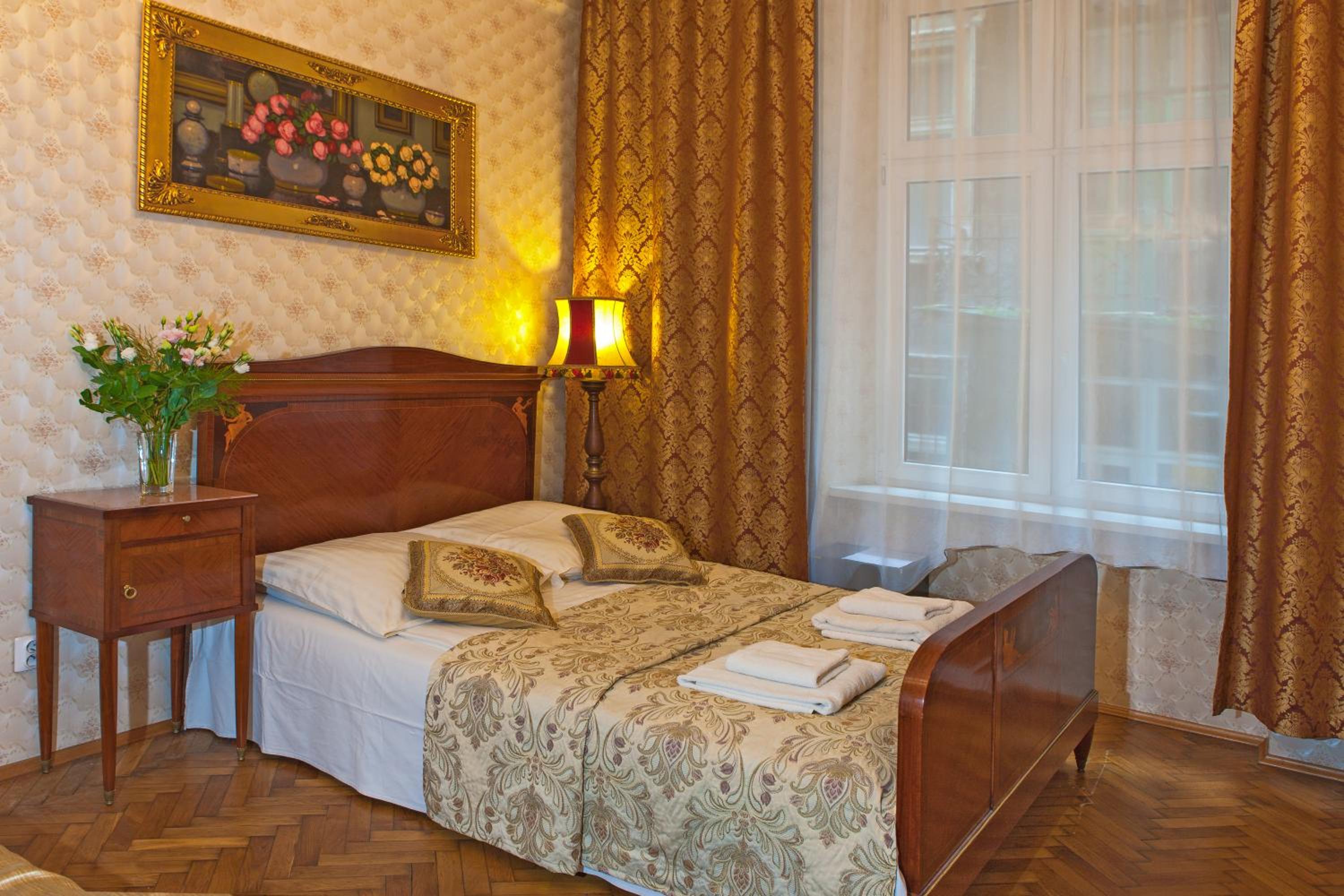 One-Bedroom Apartment (4 Adults)