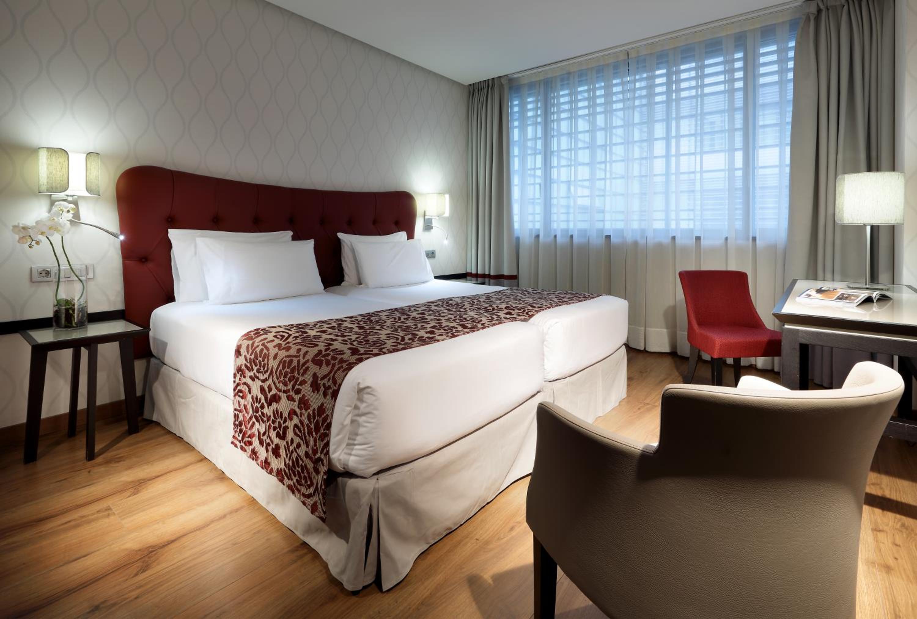 Double or Twin Room thumbnail 6