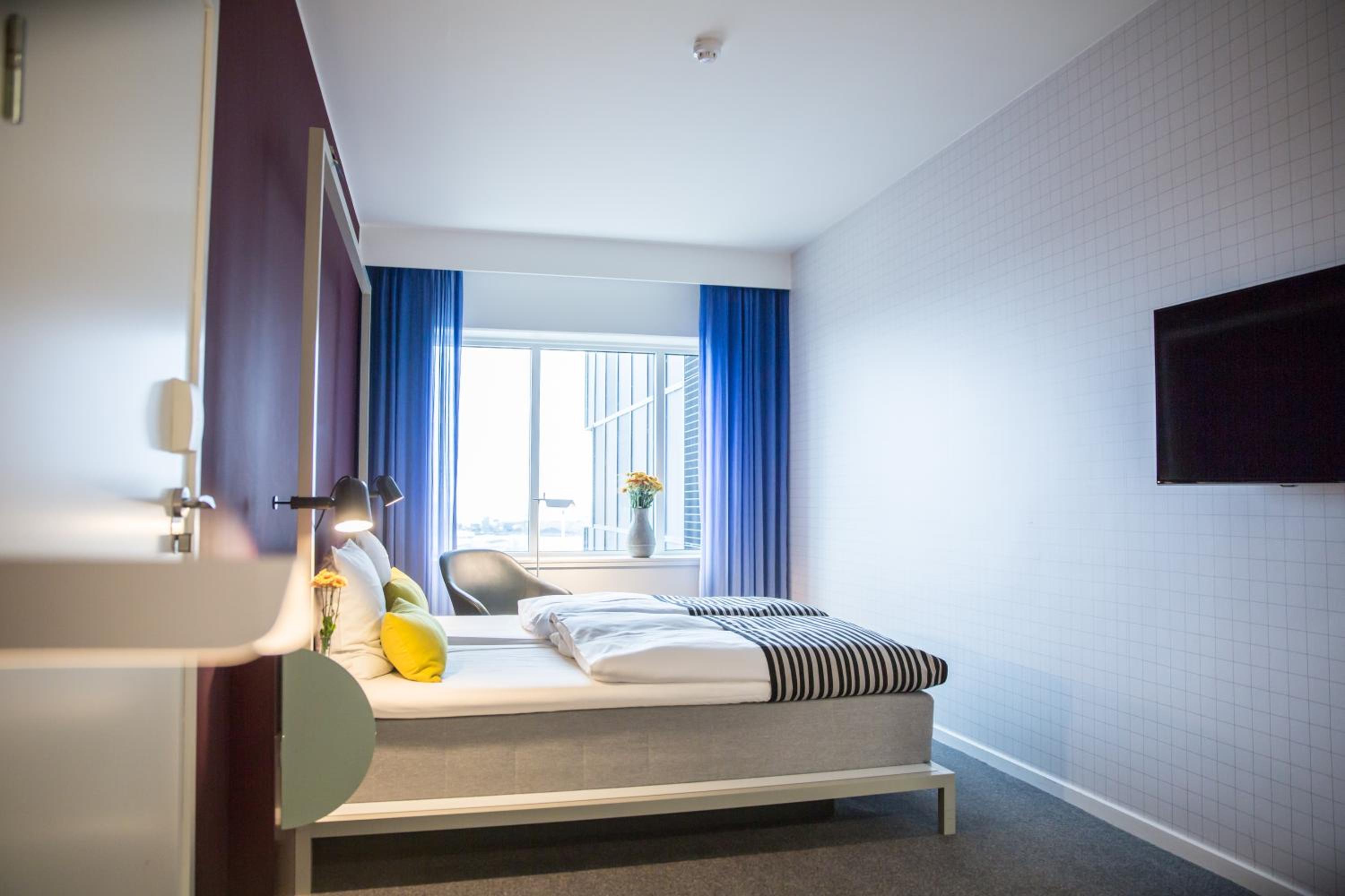 Superior Double Room thumbnail 6
